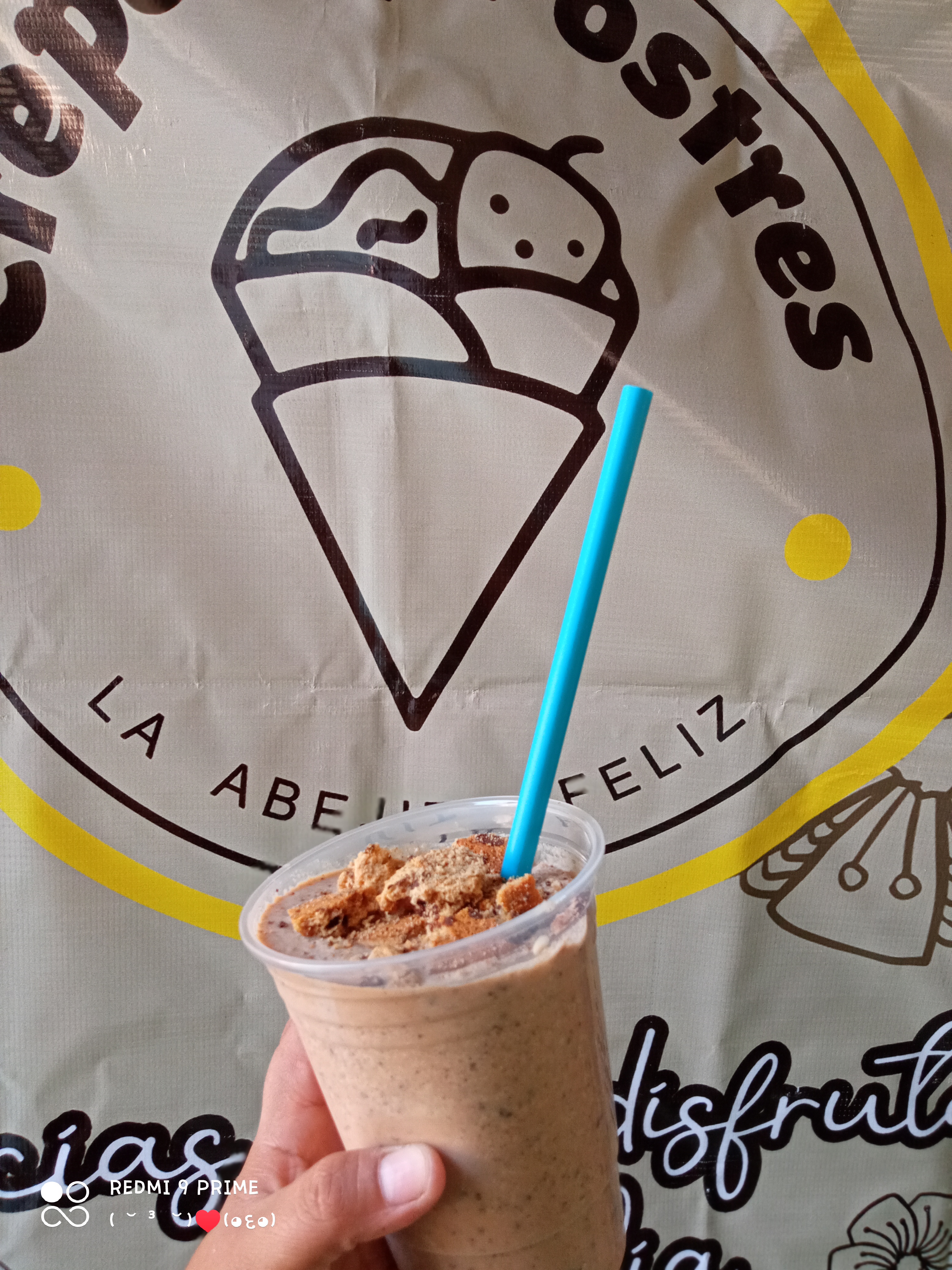 Crepas y Postres la Abejita Feliz image 7