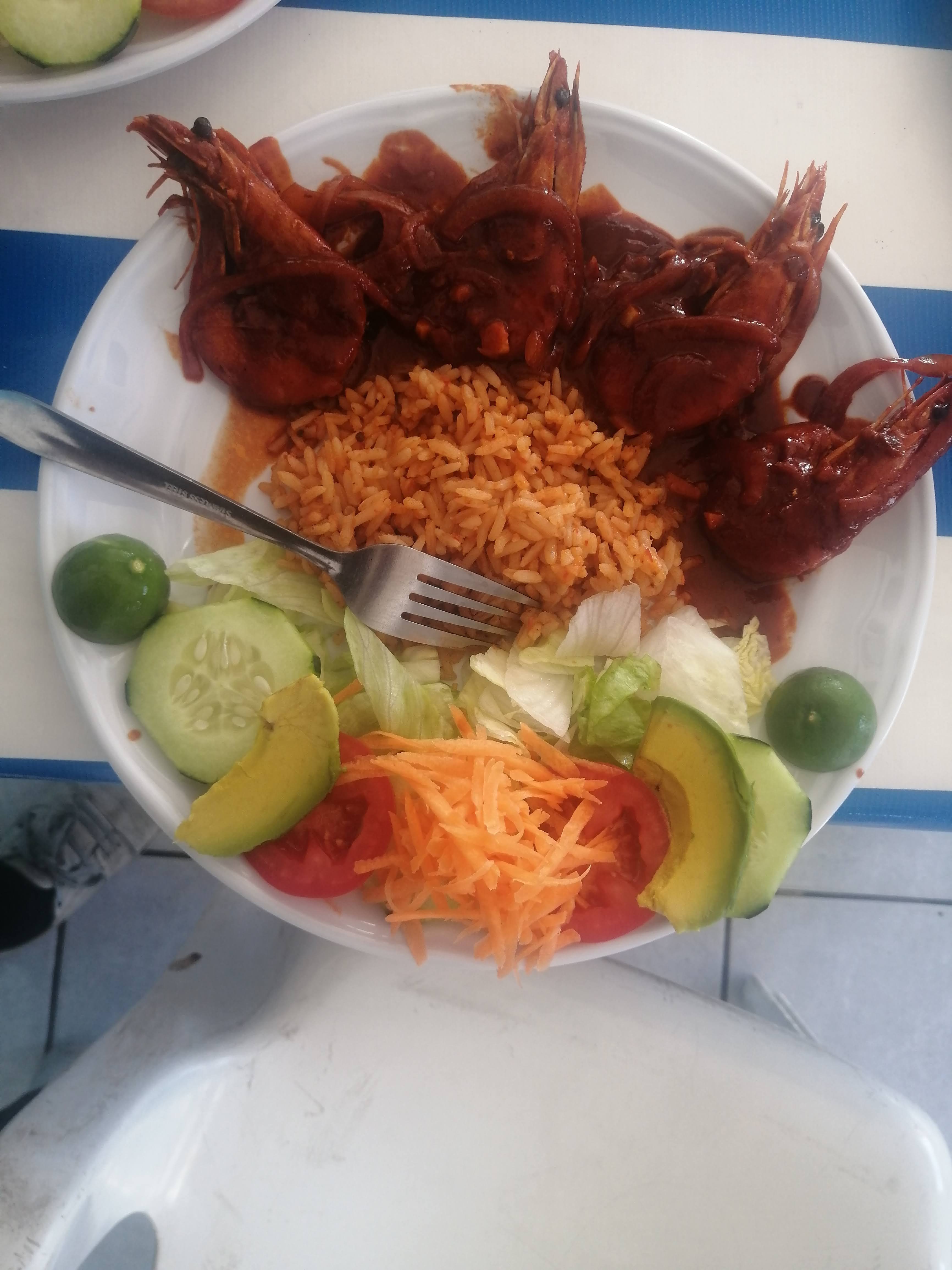Comidas y mariscos el Calentano image 1