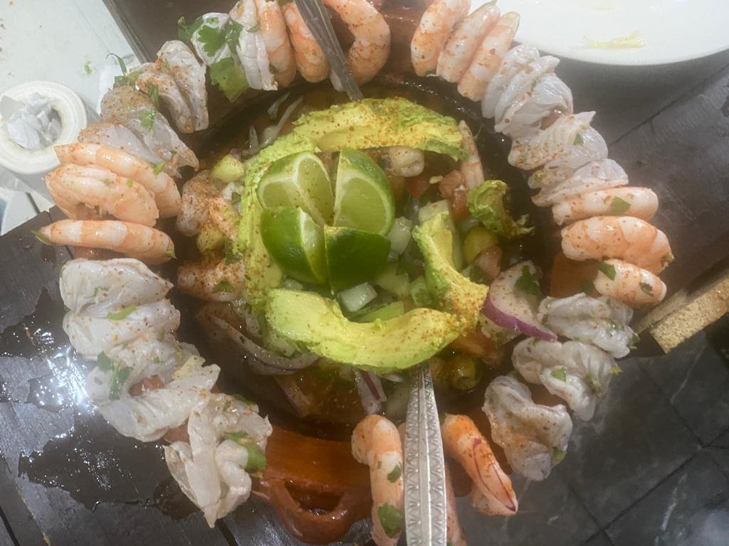 Mariscos La Iguana image 8