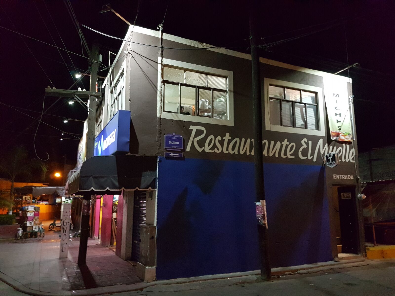 El Muelle image 8