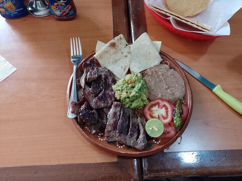 Mariscos "El Timón" image 3