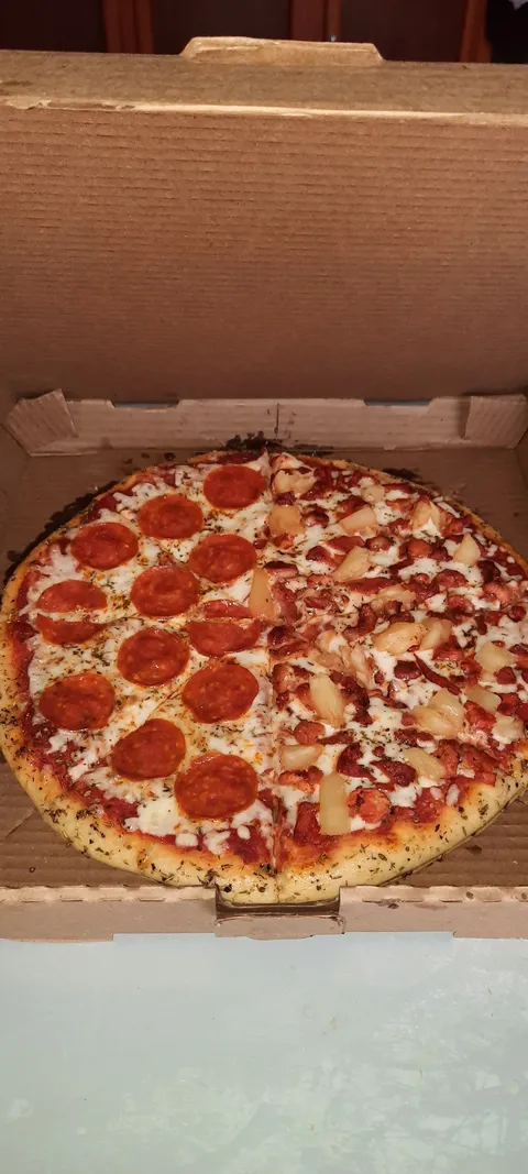 Bogis's pizza image 2
