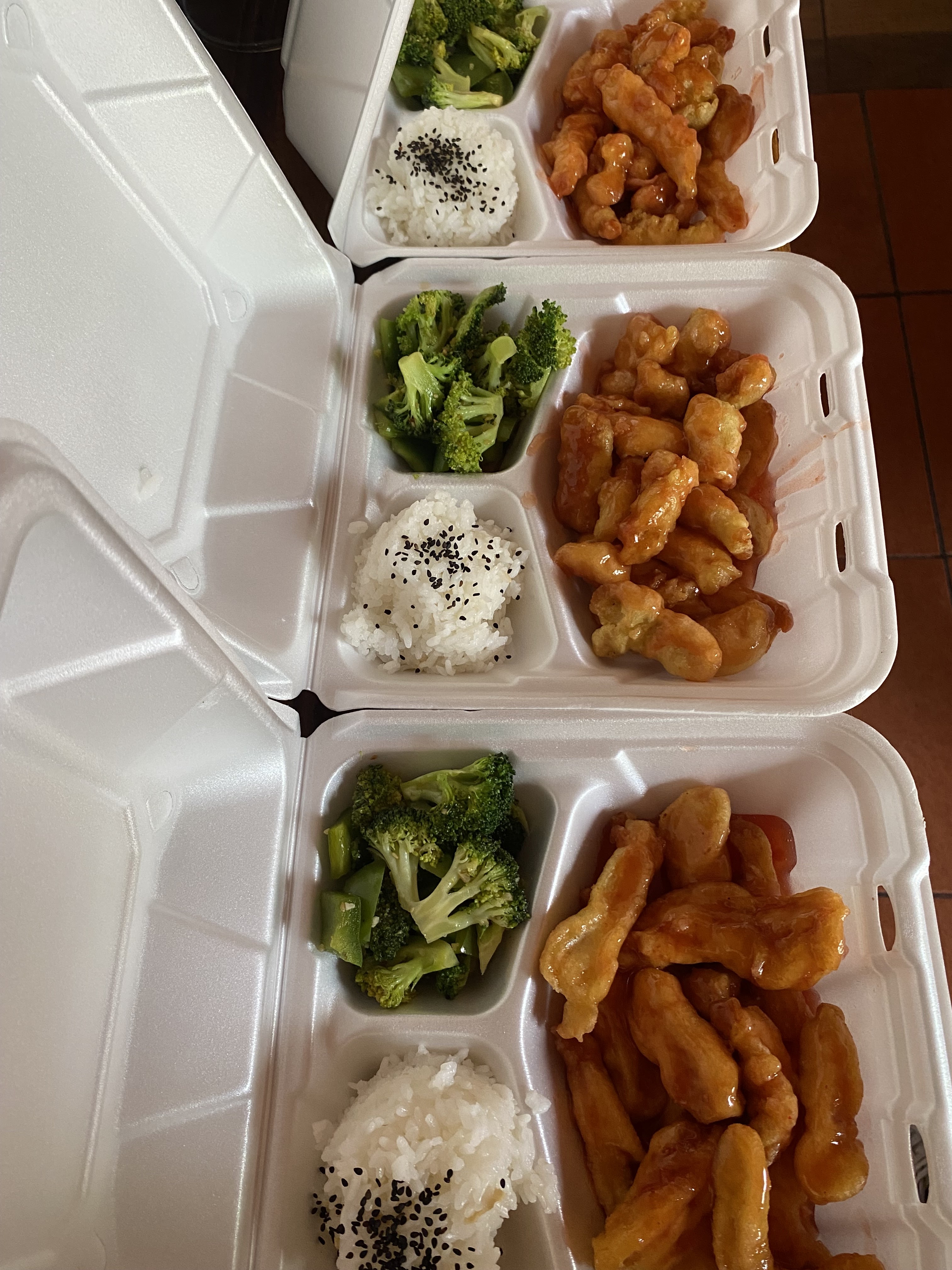 La Cocina de Vero y Cindy Sushi image 2