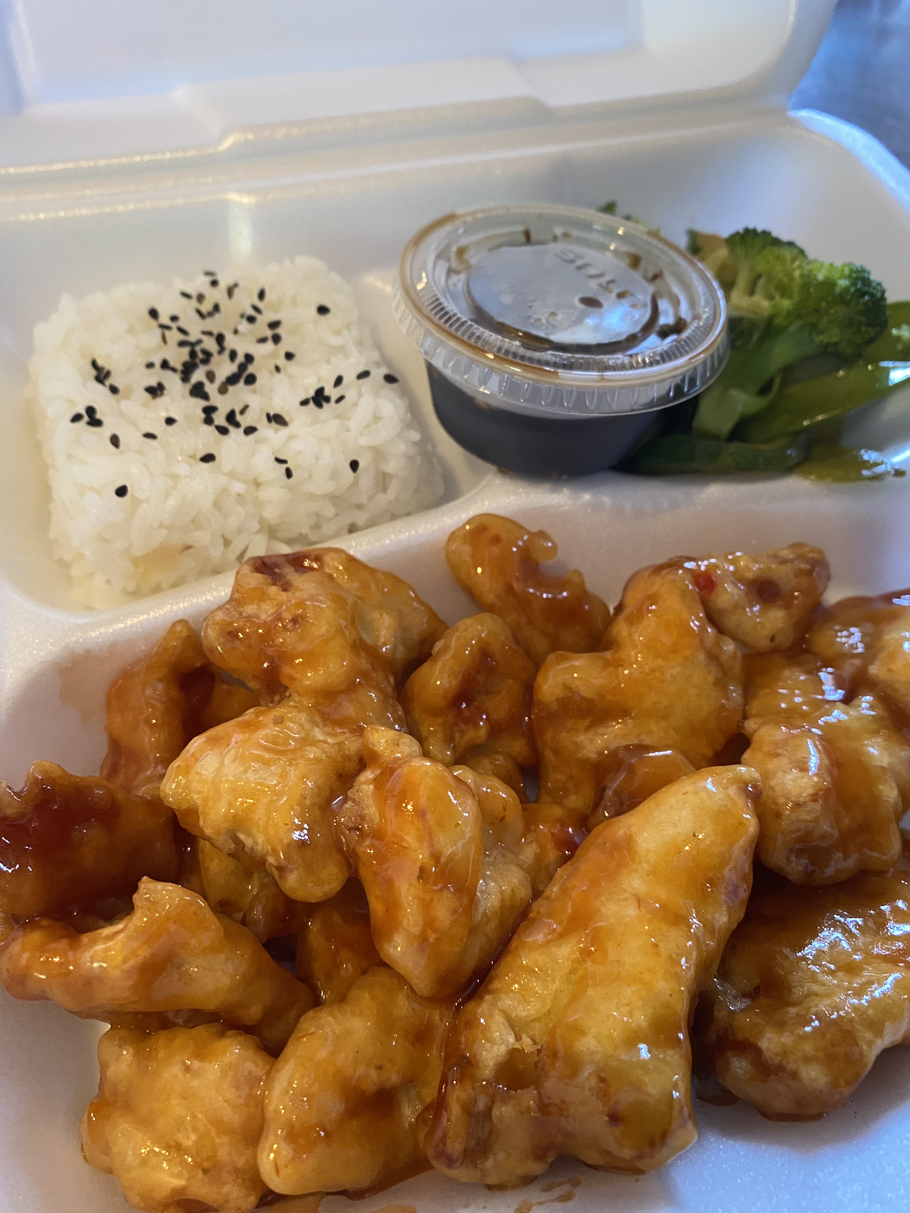 La Cocina de Vero y Cindy Sushi image 5