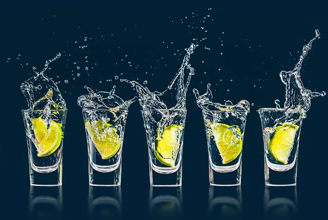 The Black Man Restaurant & Bar Plus Mariscos image 2