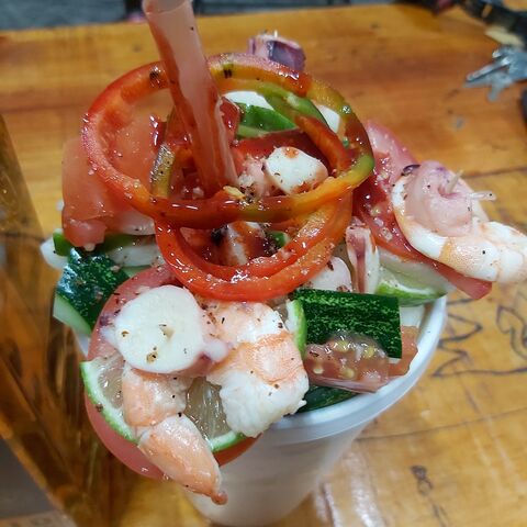 The Black Man Restaurant & Bar Plus Mariscos image 3