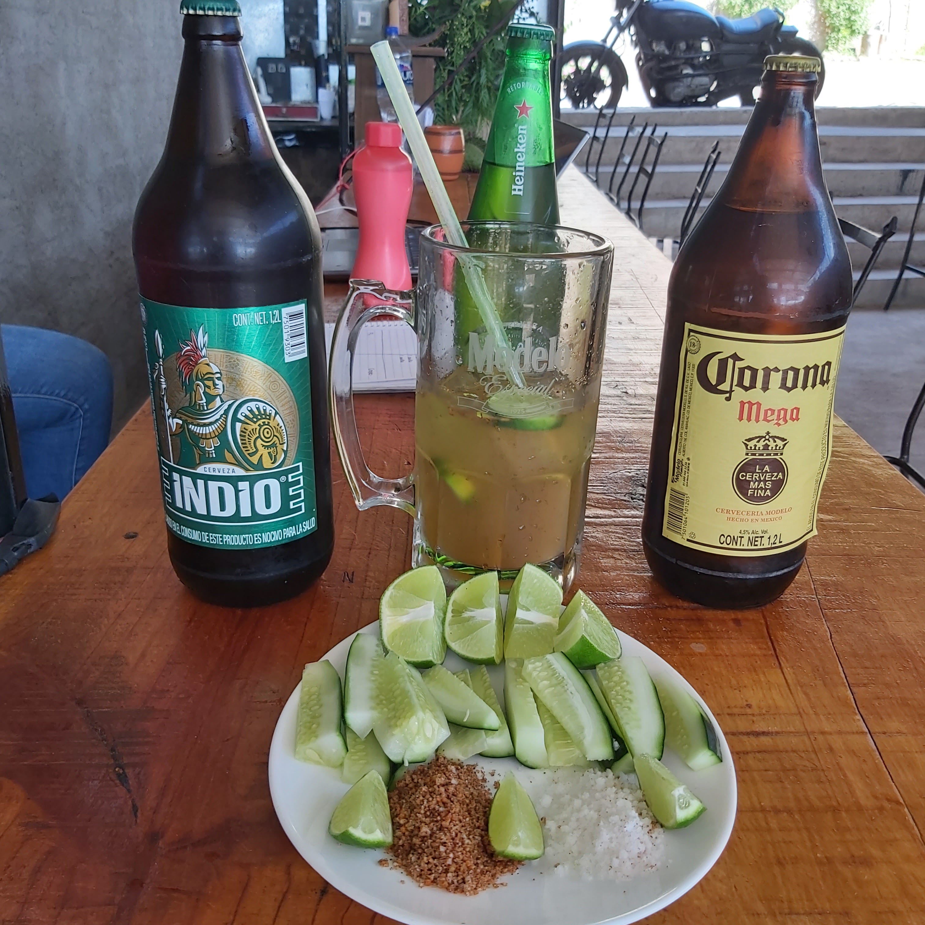 The Black Man Restaurant & Bar Plus Mariscos image 8