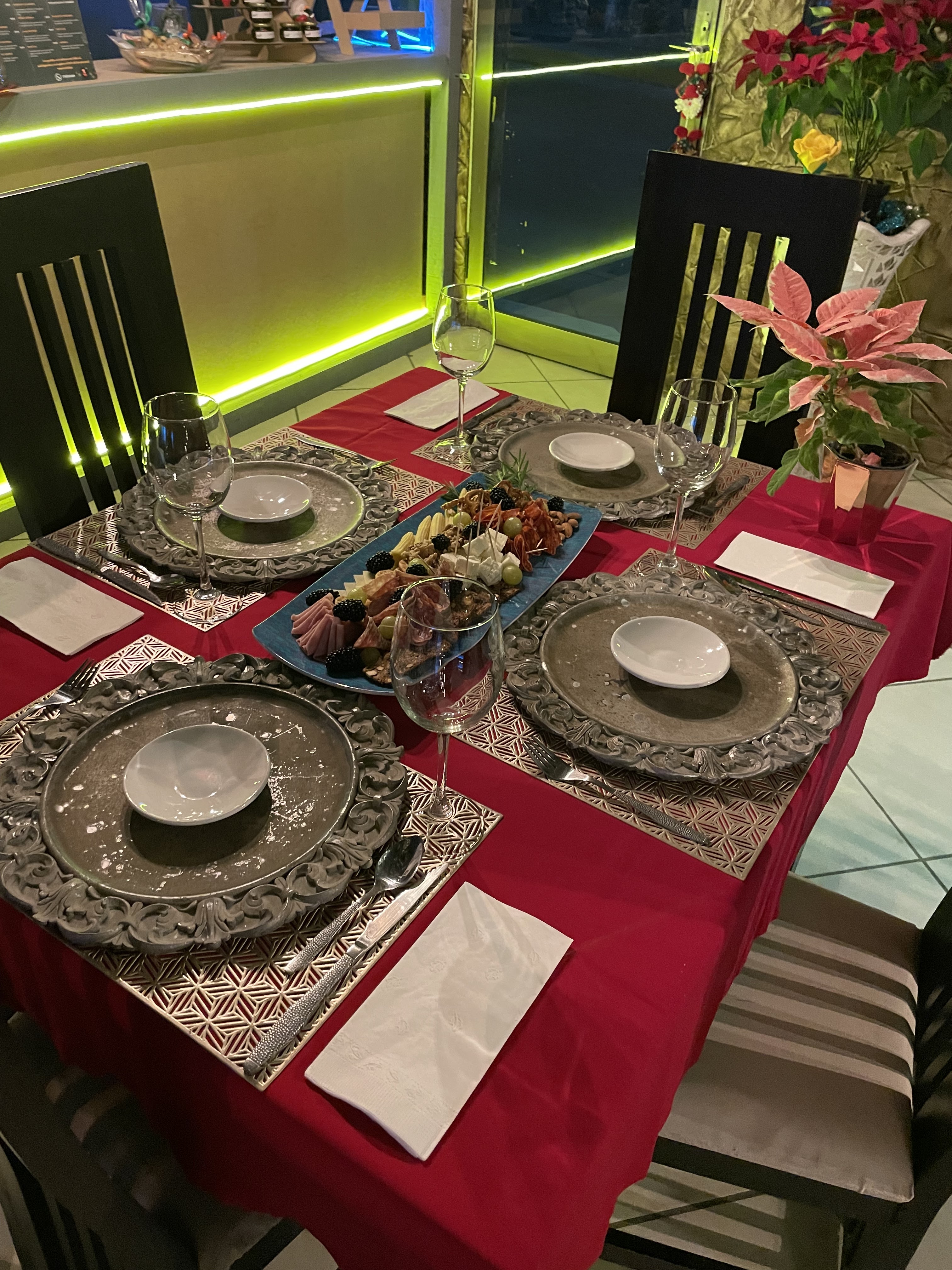 Menjurjes Bistro image 2