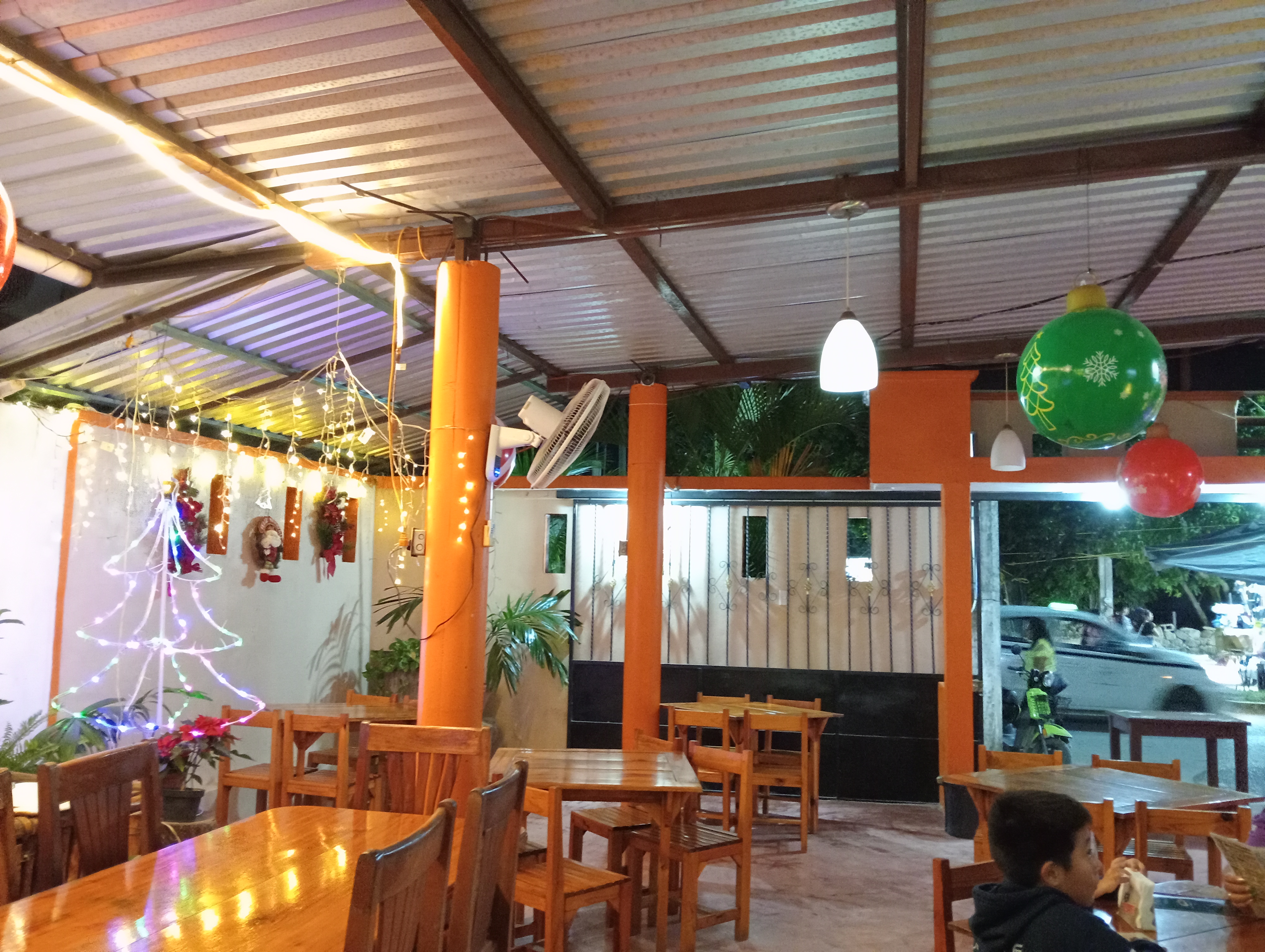 El Ruedo Snack Bar image 5