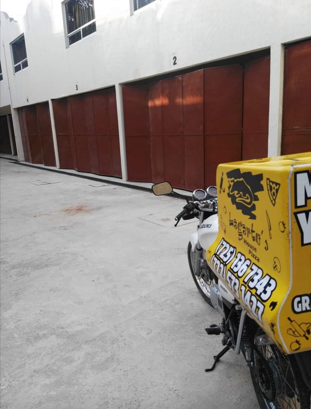 Lagartos house pizza image 5