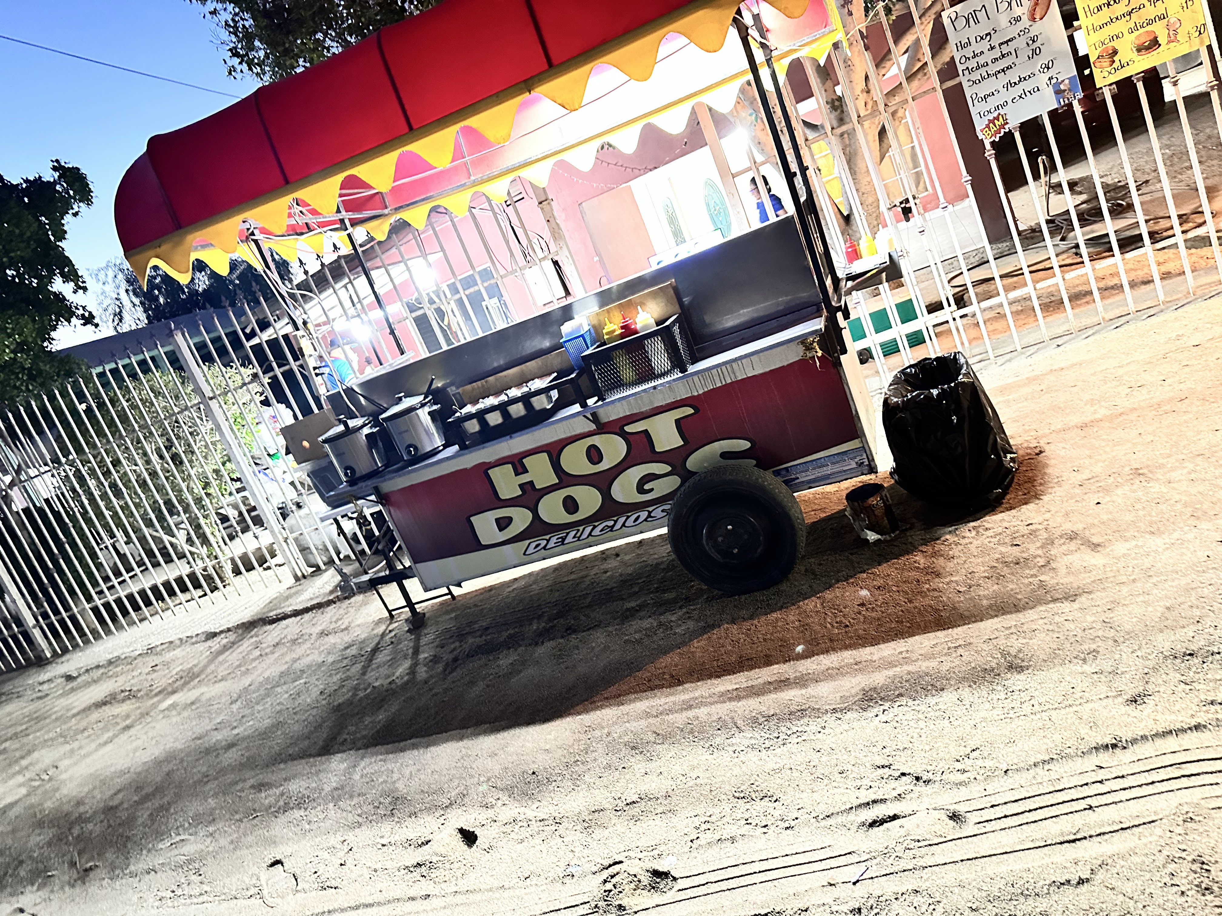 Hot Dogs y hamburgues bam bam image 3