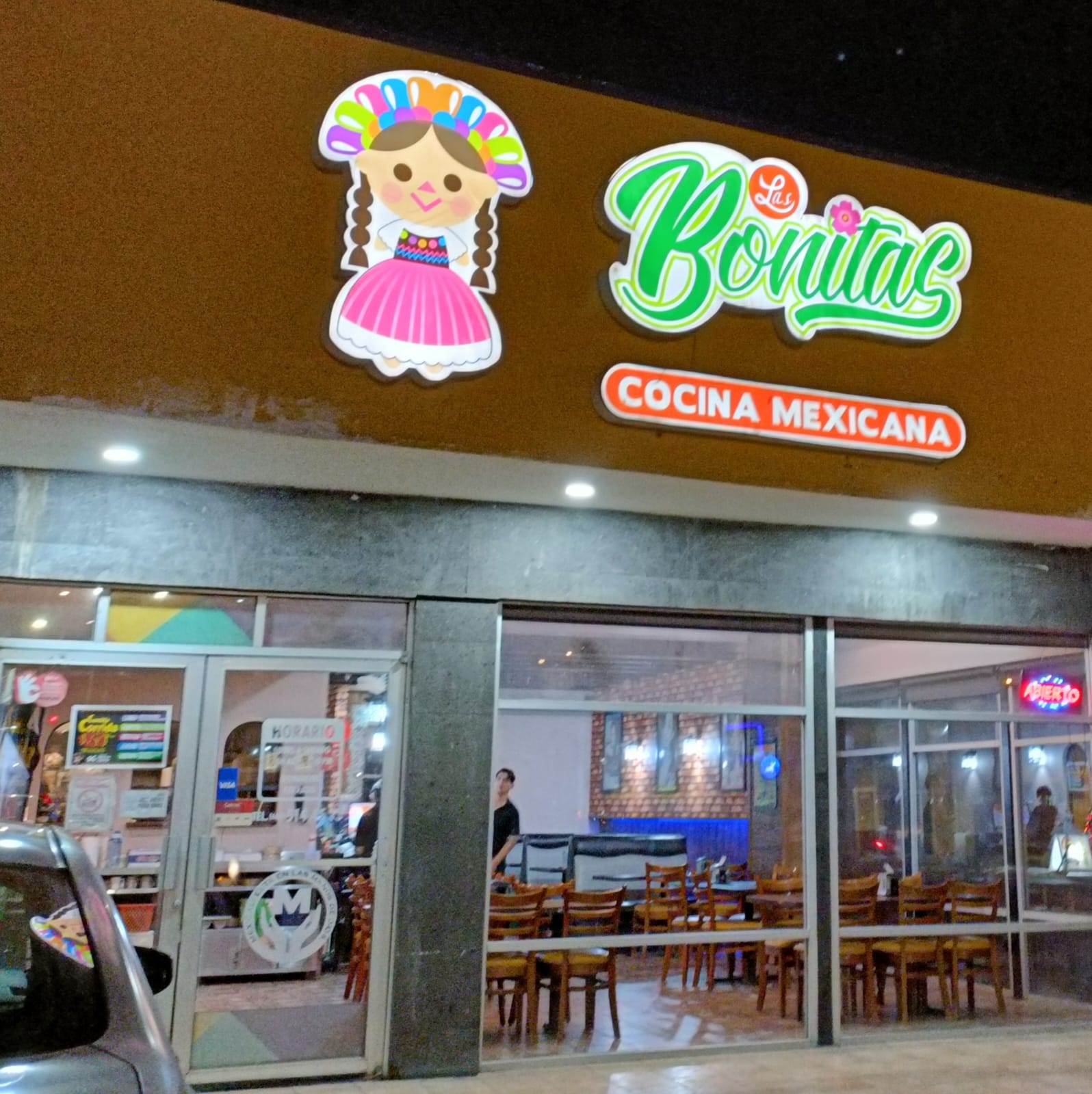 Las bonitas restaurante image 6