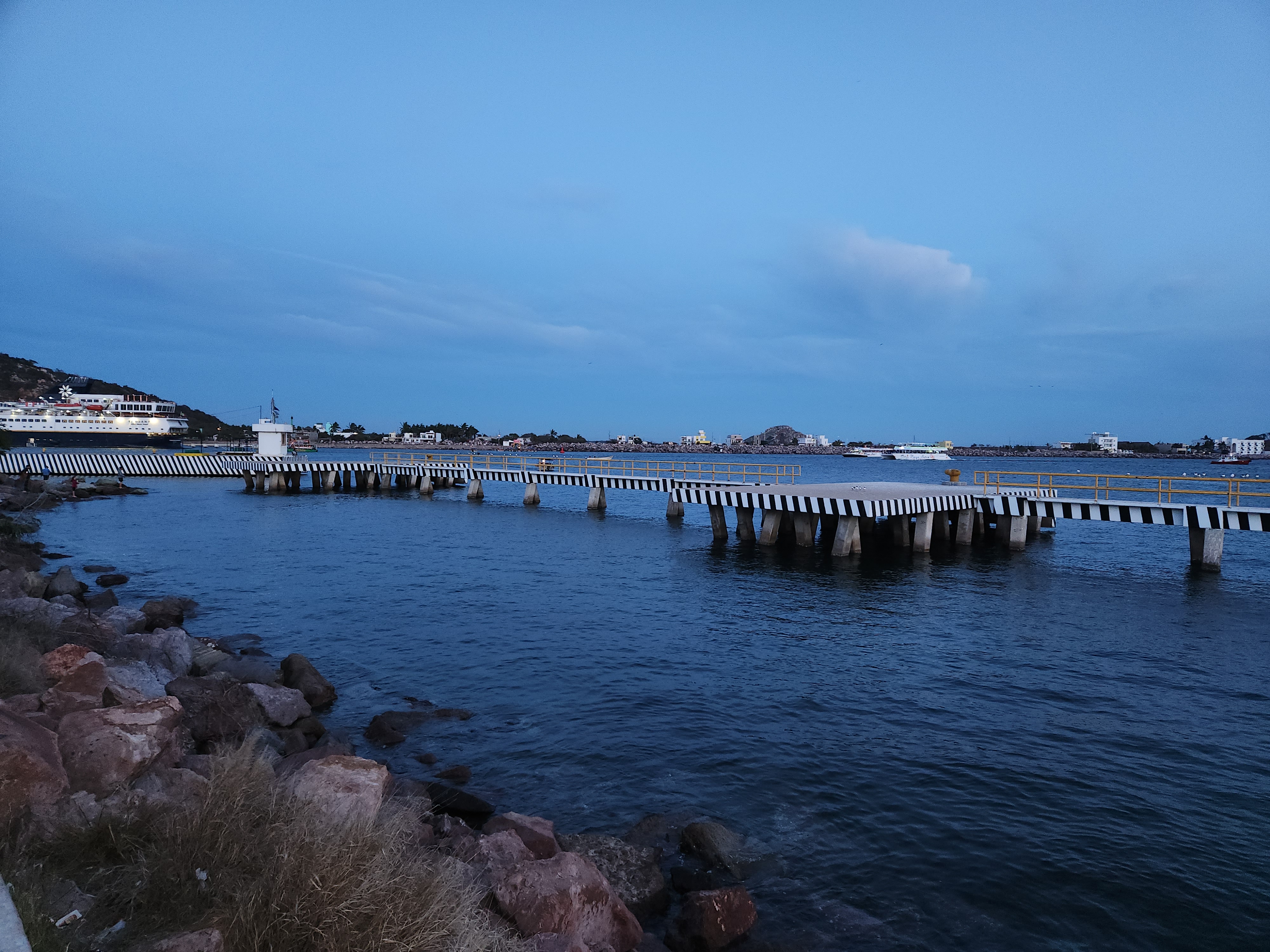 La Puntilla Seafood Restaurant image 7