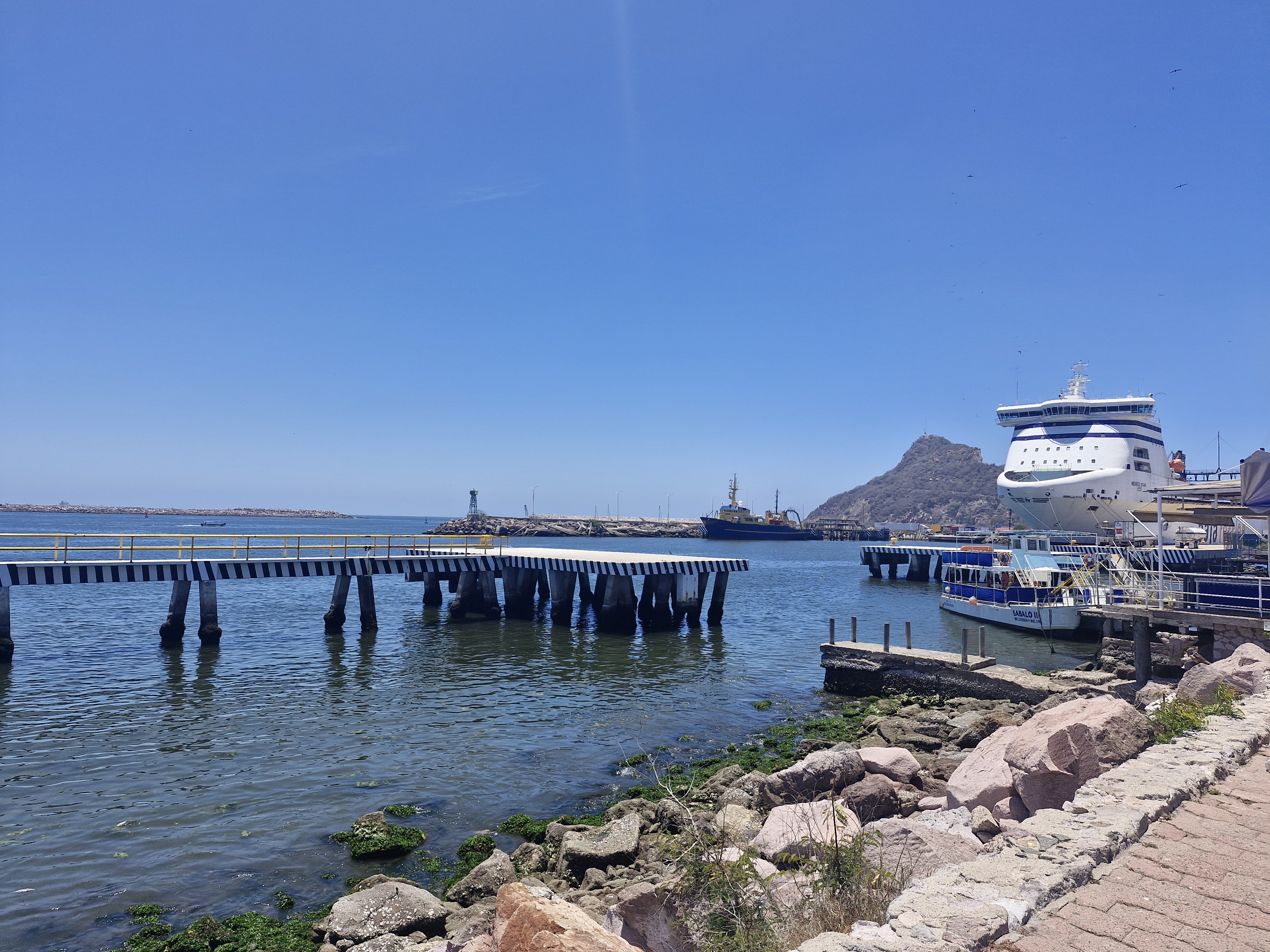 La Puntilla Seafood Restaurant image 9