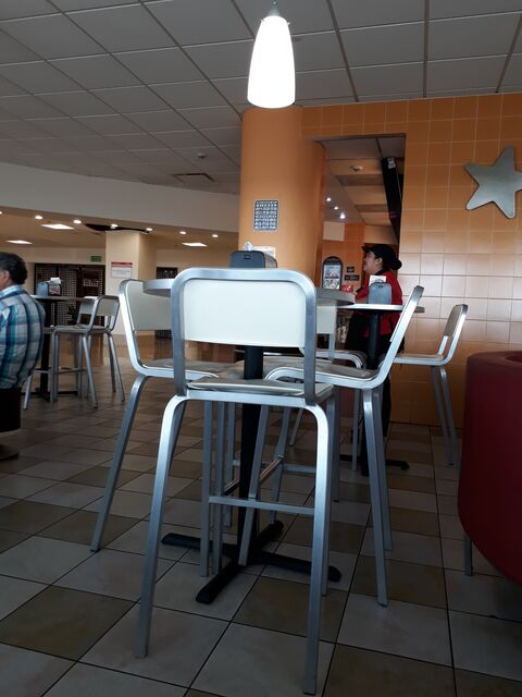 Carl's Jr image 3