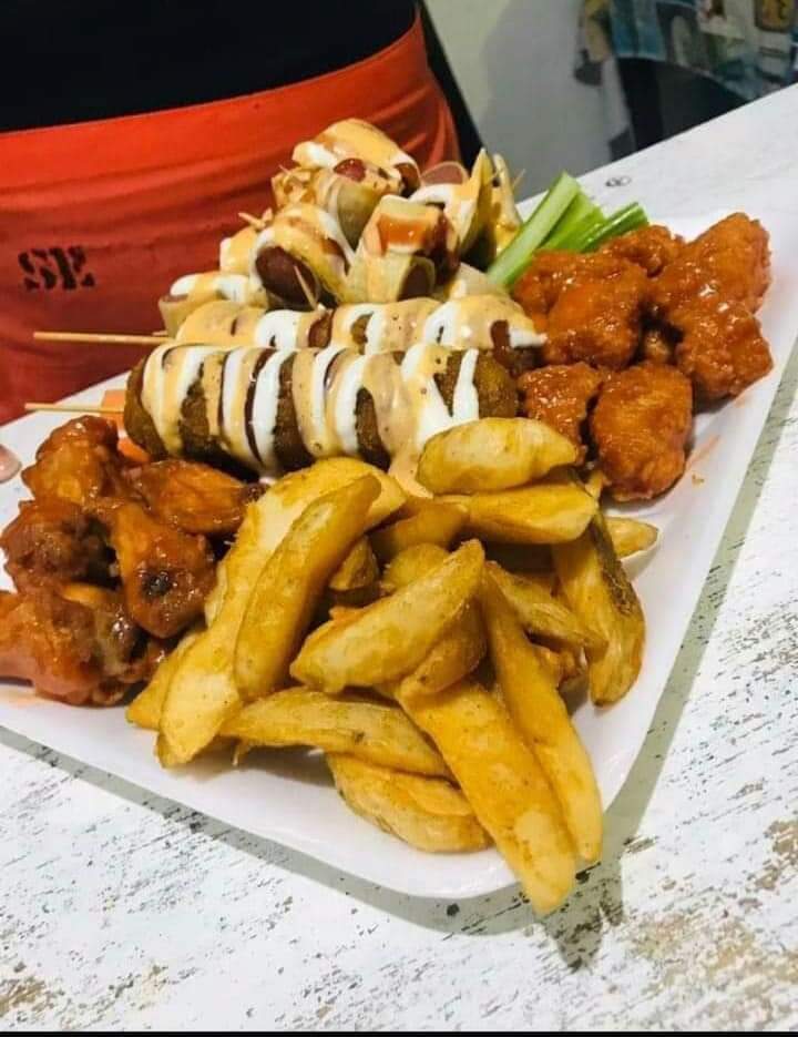 La Zona Burger's & Snack's image 6