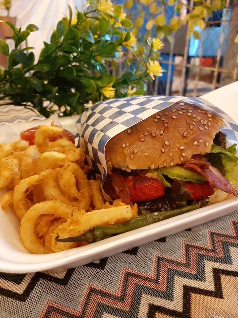 RABI'S BURGERS & MORE image 3