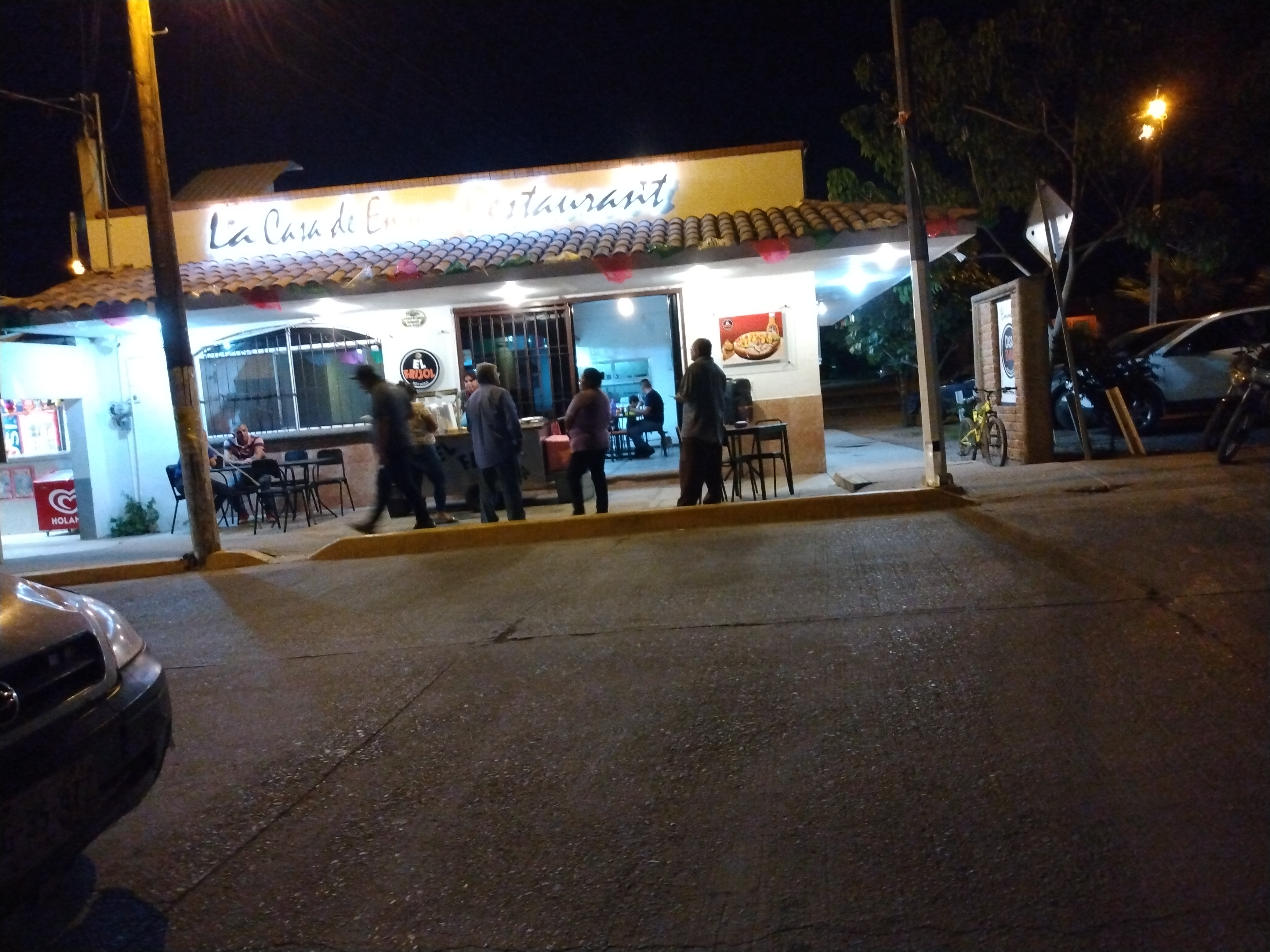 La Casa de Emma Restaurant y El Frijol Hot-Dogs image 3