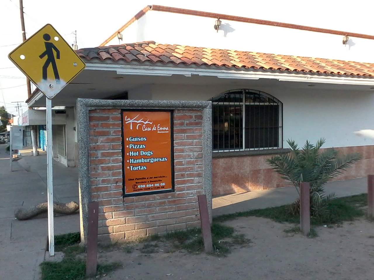 La Casa de Emma Restaurant y El Frijol Hot-Dogs image 6