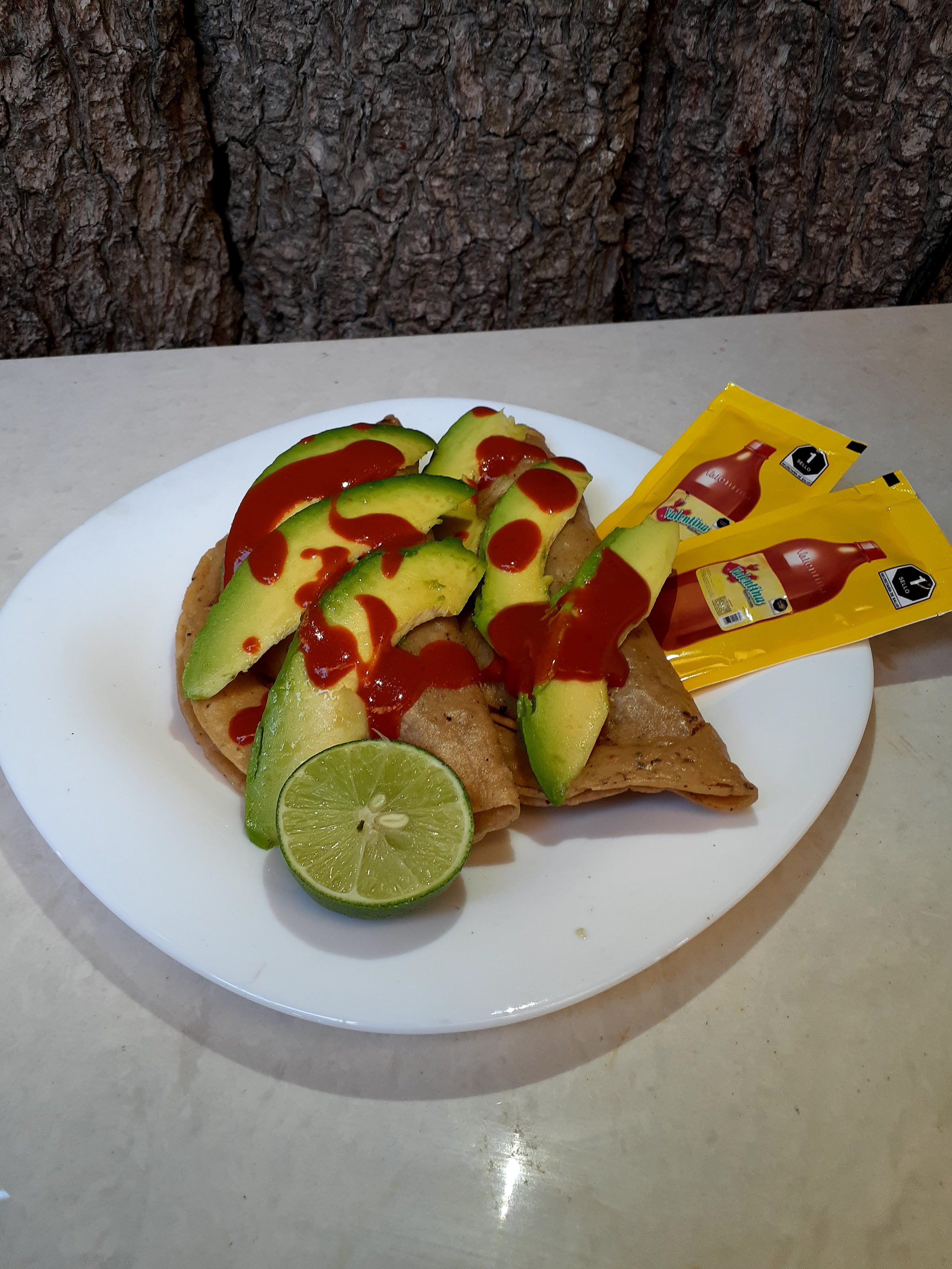 Tacos y Hamburguesas "EL CRUCERO" image 10