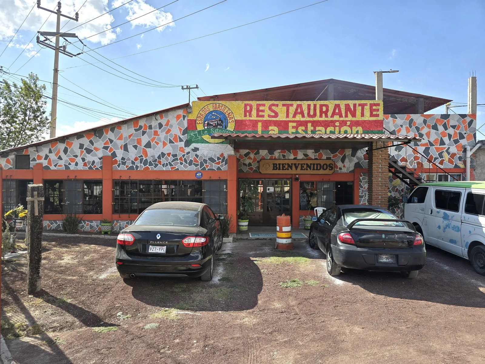 LA ESTACION image 3