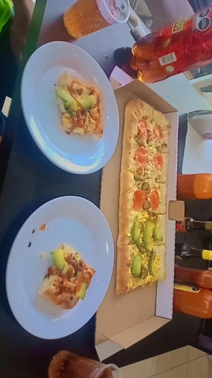 Sinai Pizzas image 2