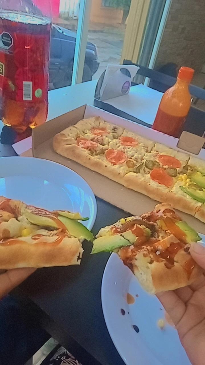 Sinai Pizzas image 4