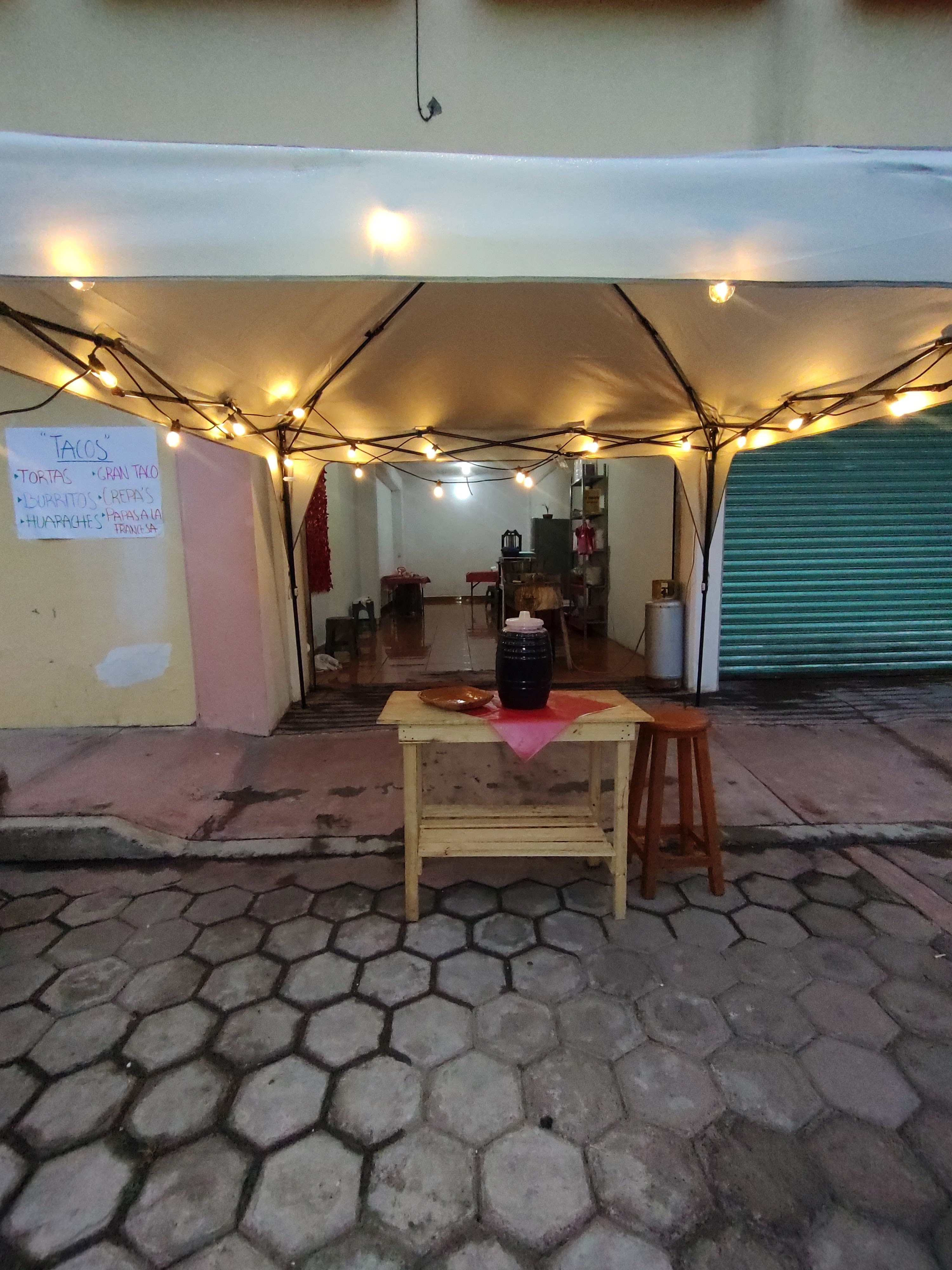 Taquería TACO'NMADRE image 5