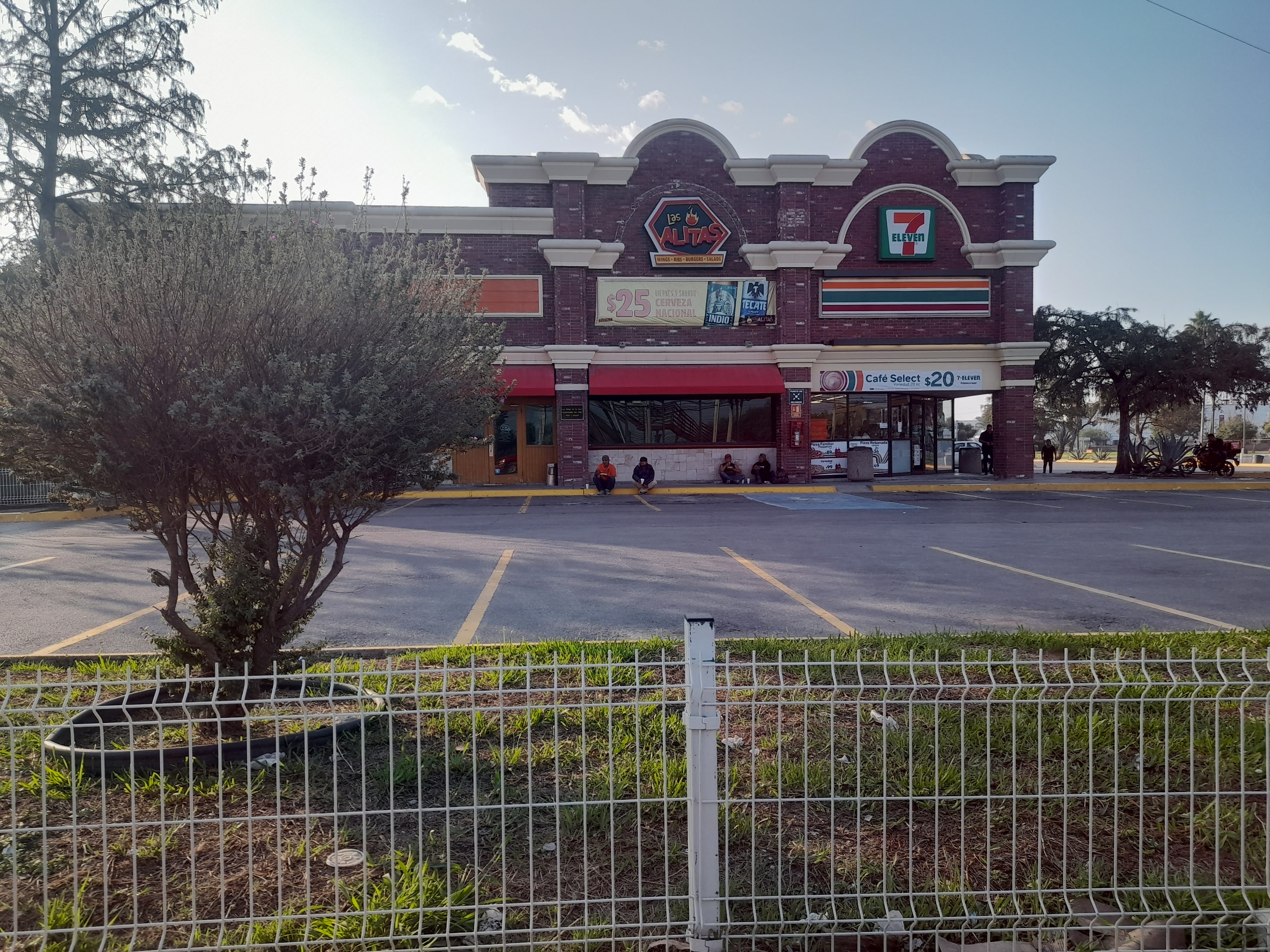 Las Alitas Aeropuerto image 5