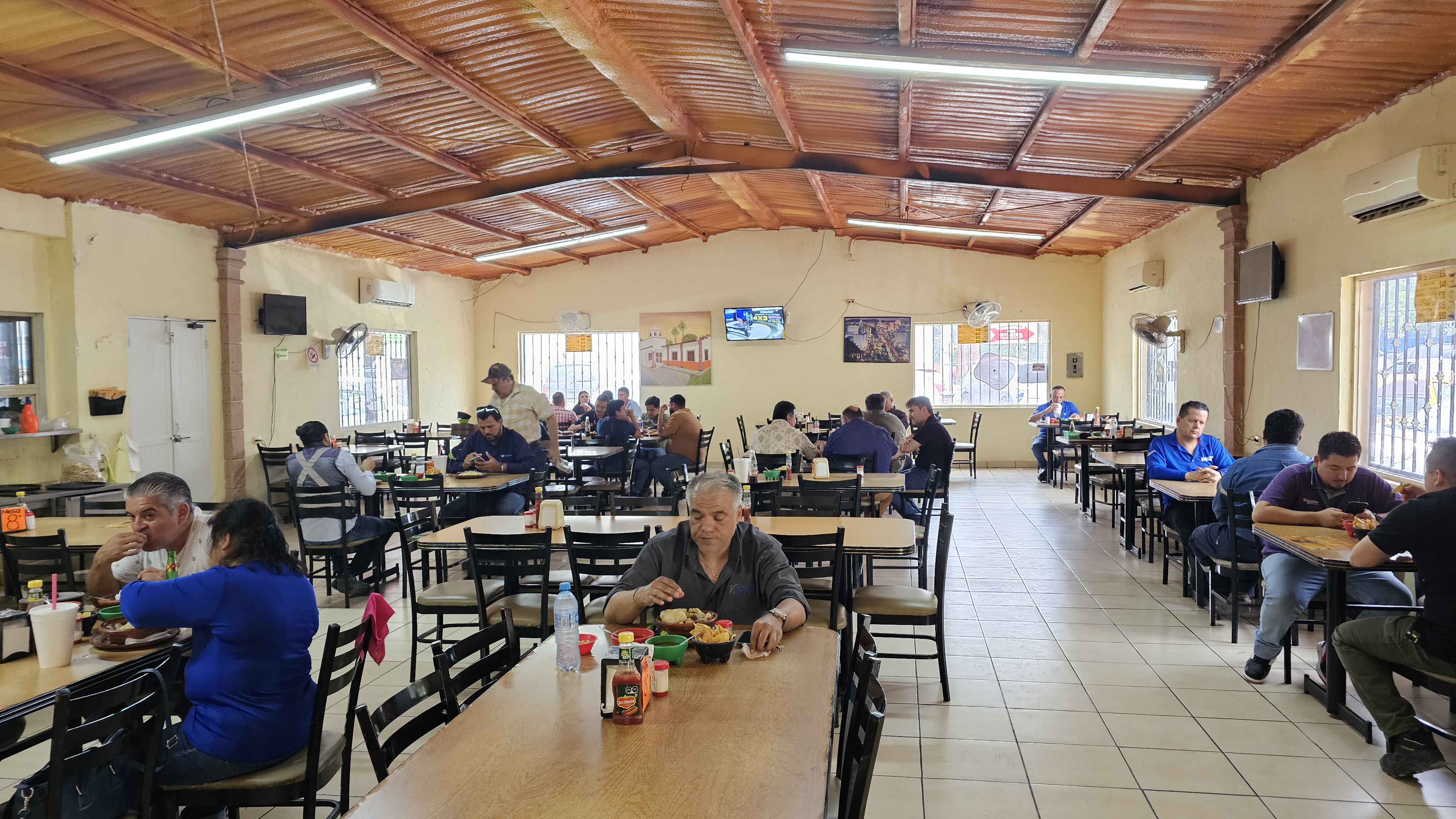 RESTAURANTE QUESOS MG image 5