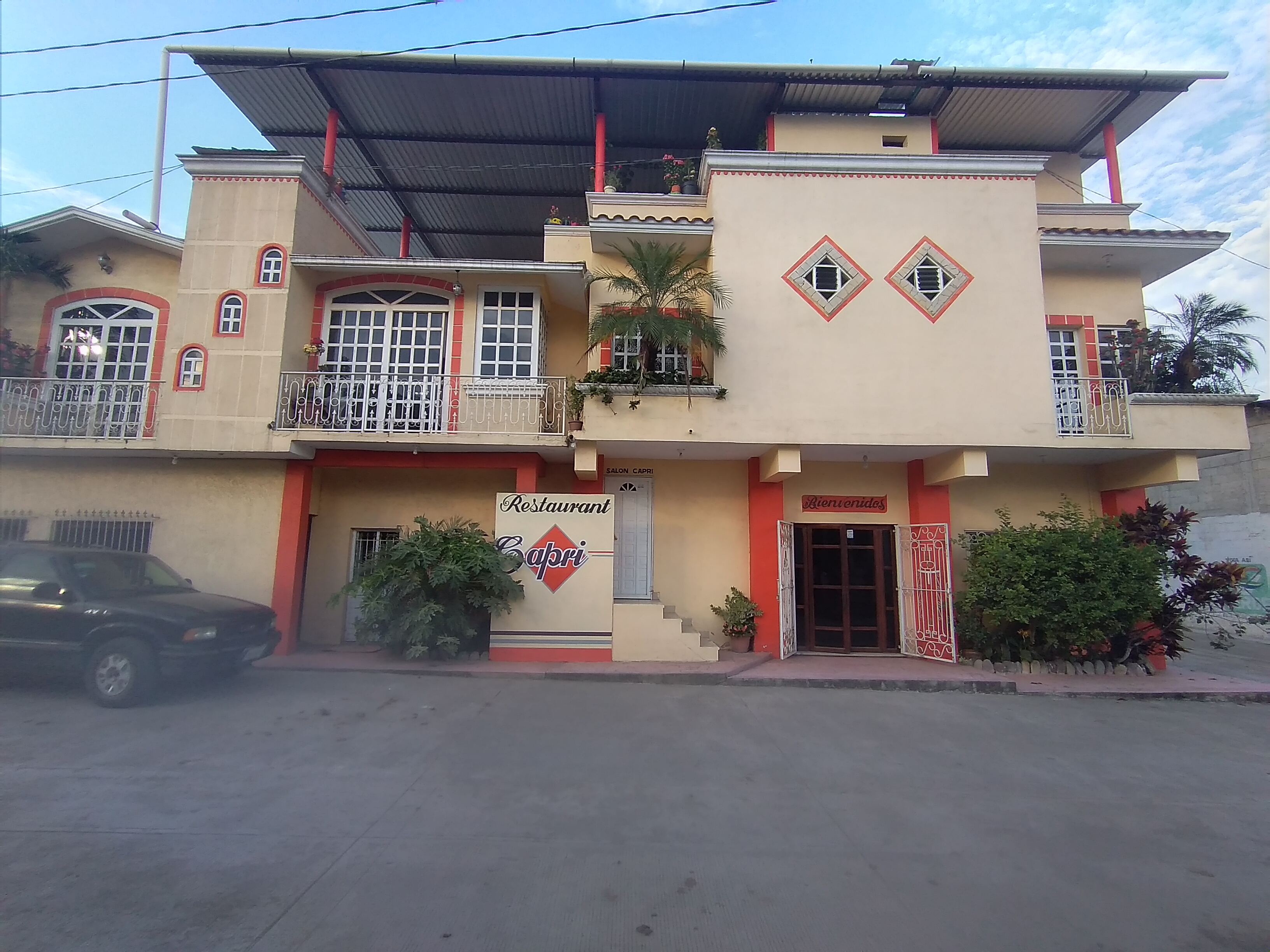 restauran capri image 2