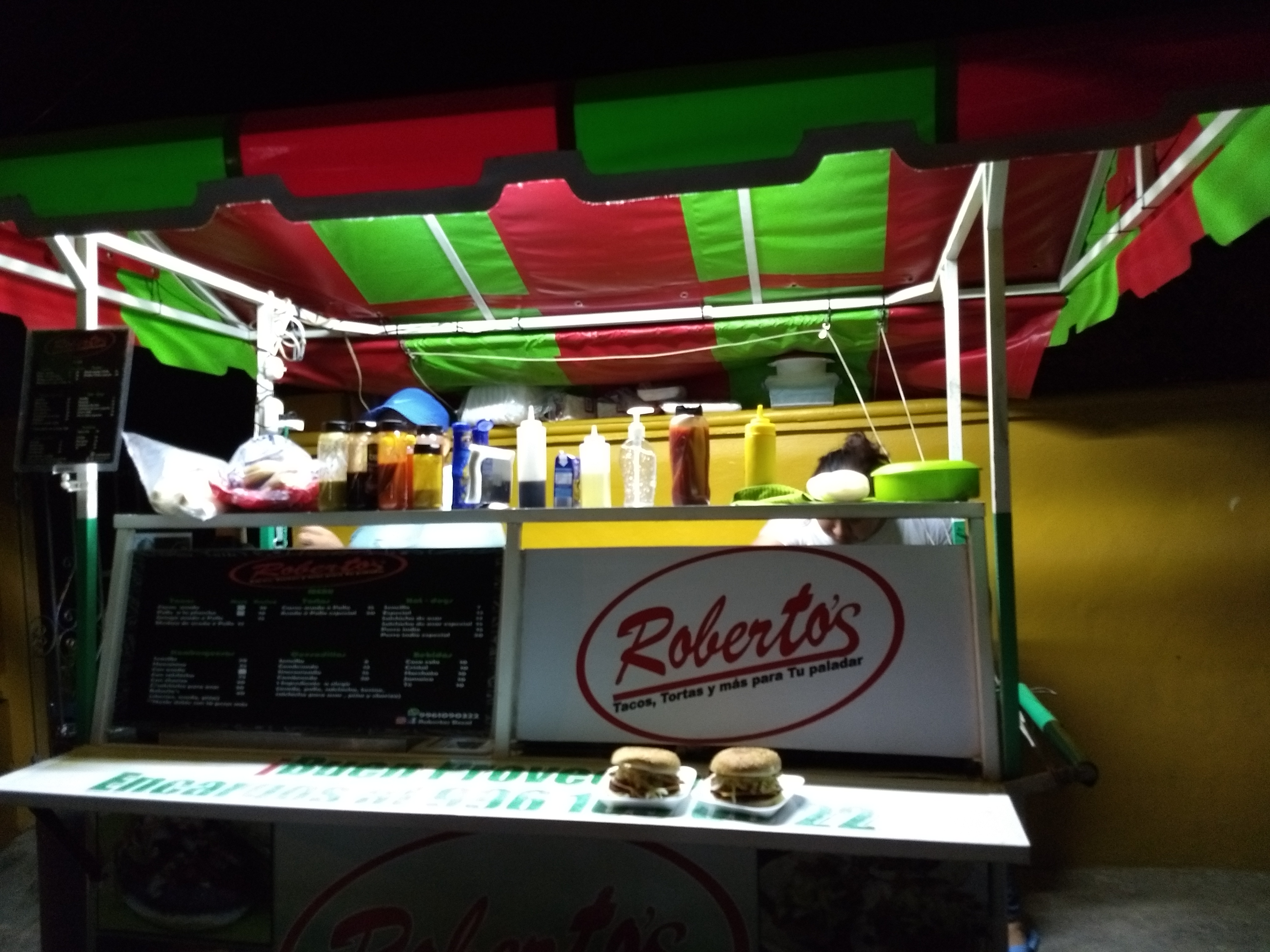 Roberto's Tacos Tortas Y Mas image 7