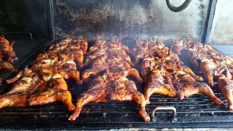 Pollos Zapata Santa Clara image 1