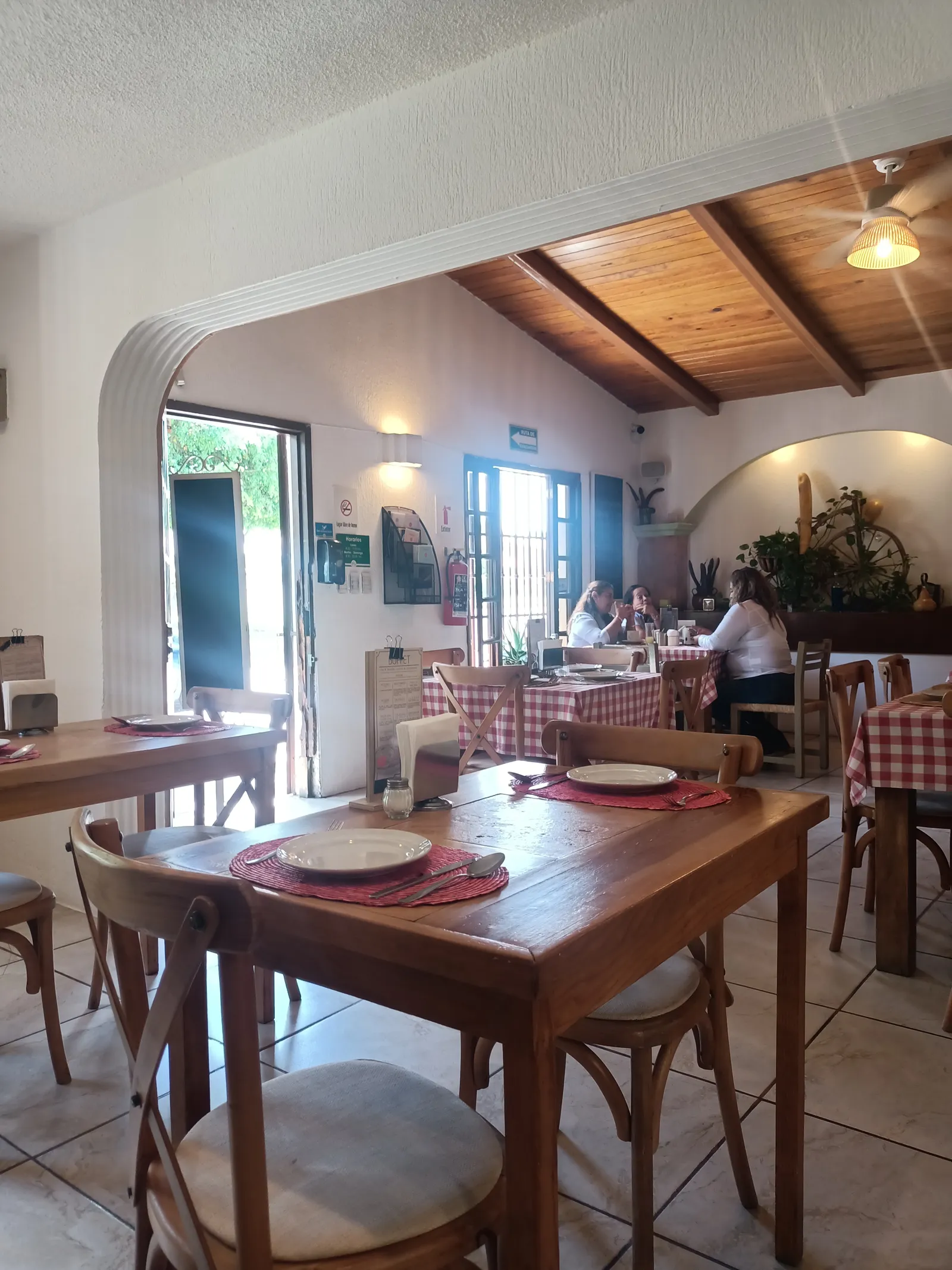 La Tertulia image 8