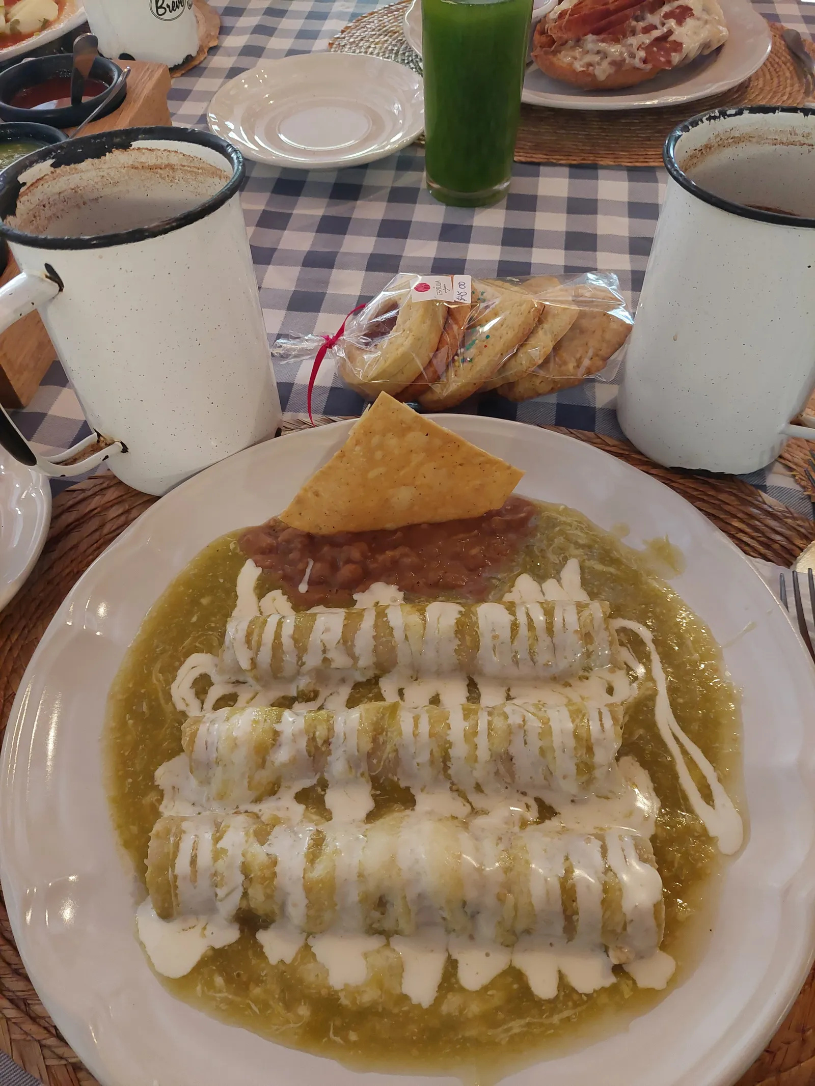 La Tertulia image 9