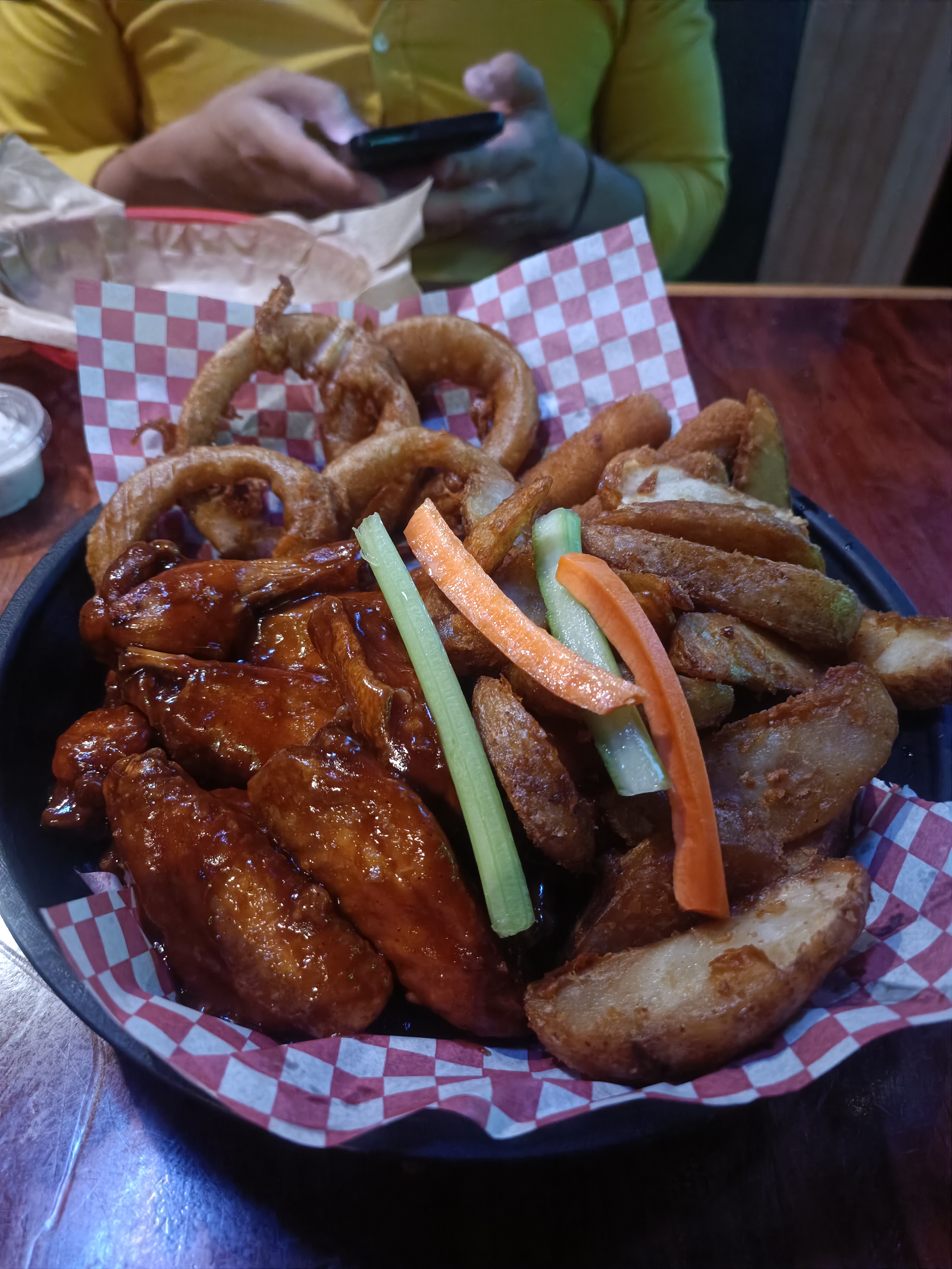Hot Wings image 2
