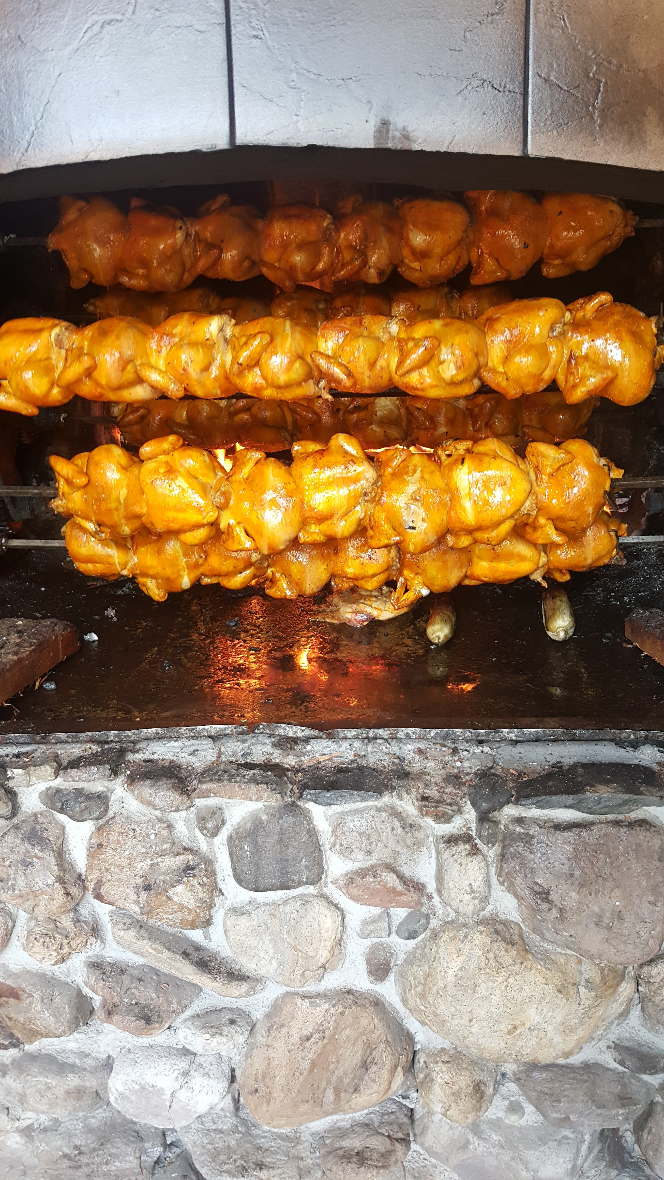 Restaurante TARASCAS y Pollos A La Leña image 1