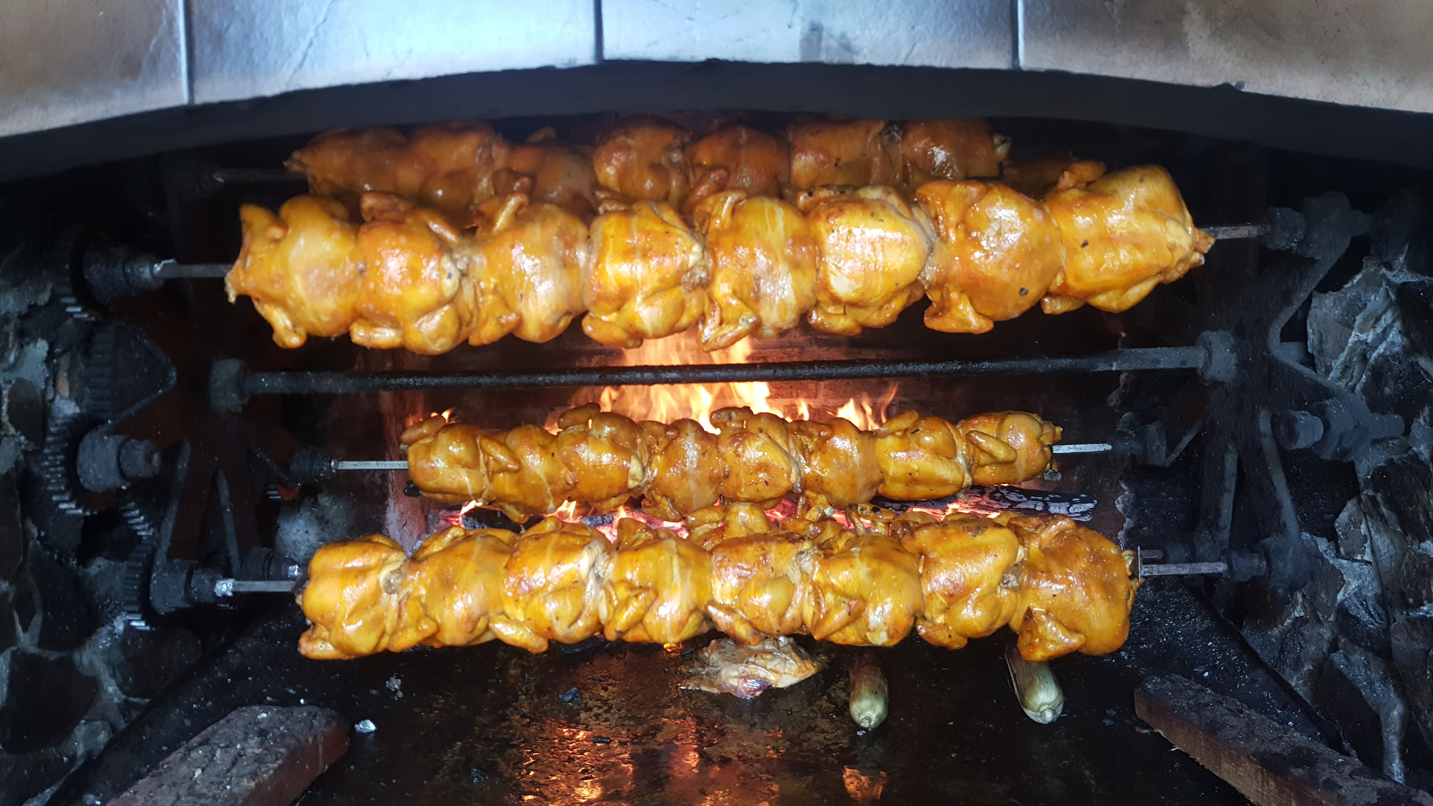 Restaurante TARASCAS y Pollos A La Leña image 4