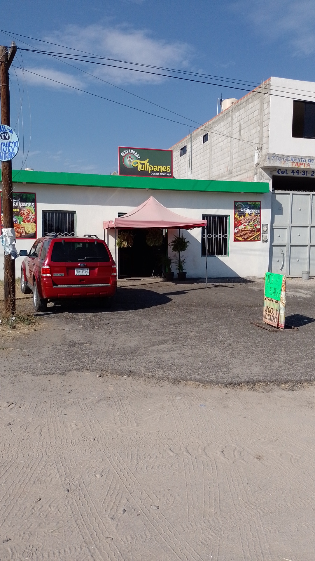 Restaurante tulipanes image 1