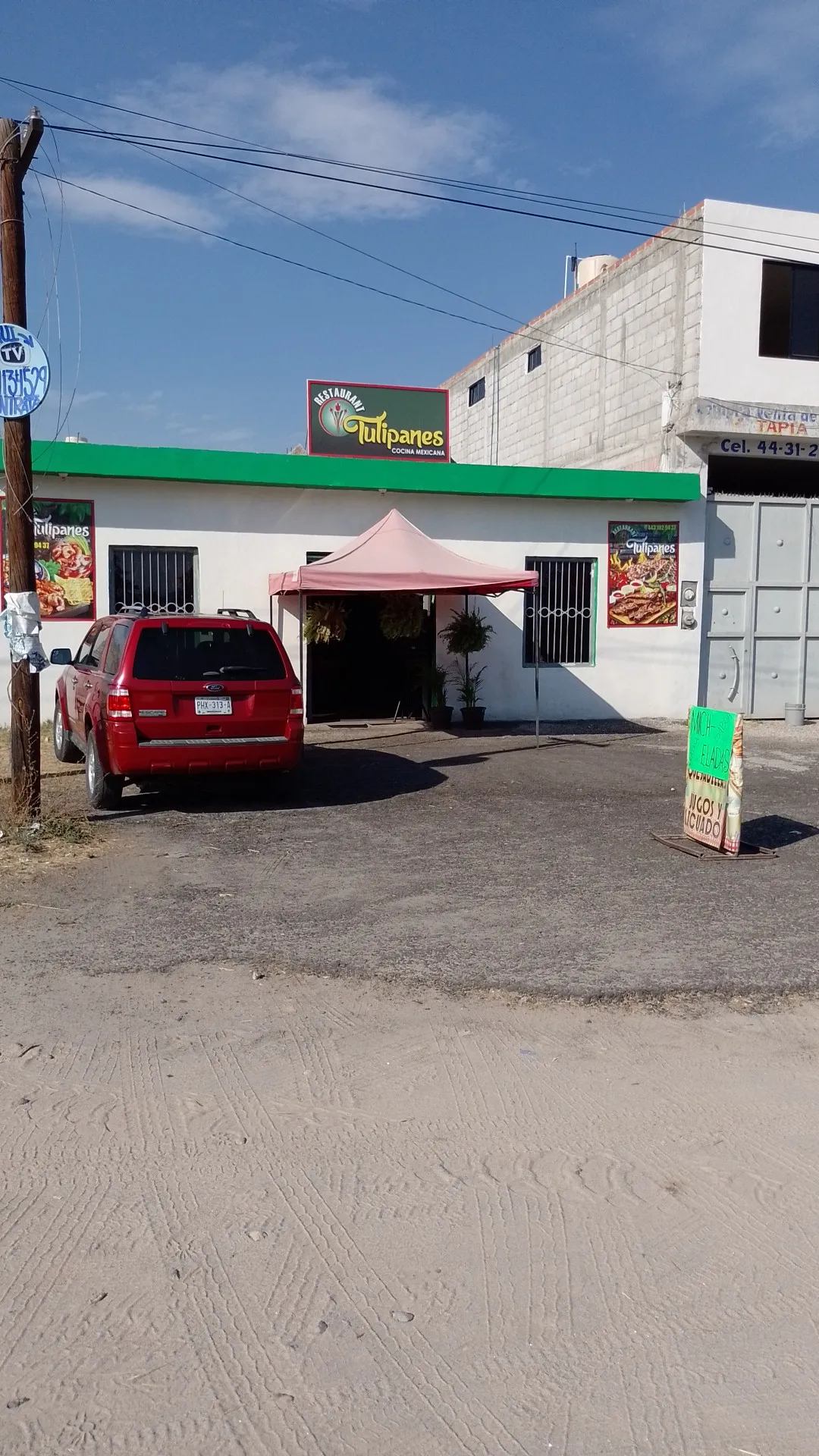 Restaurante tulipanes image 1