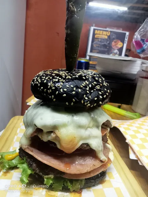 BLACK BURGUER image 1