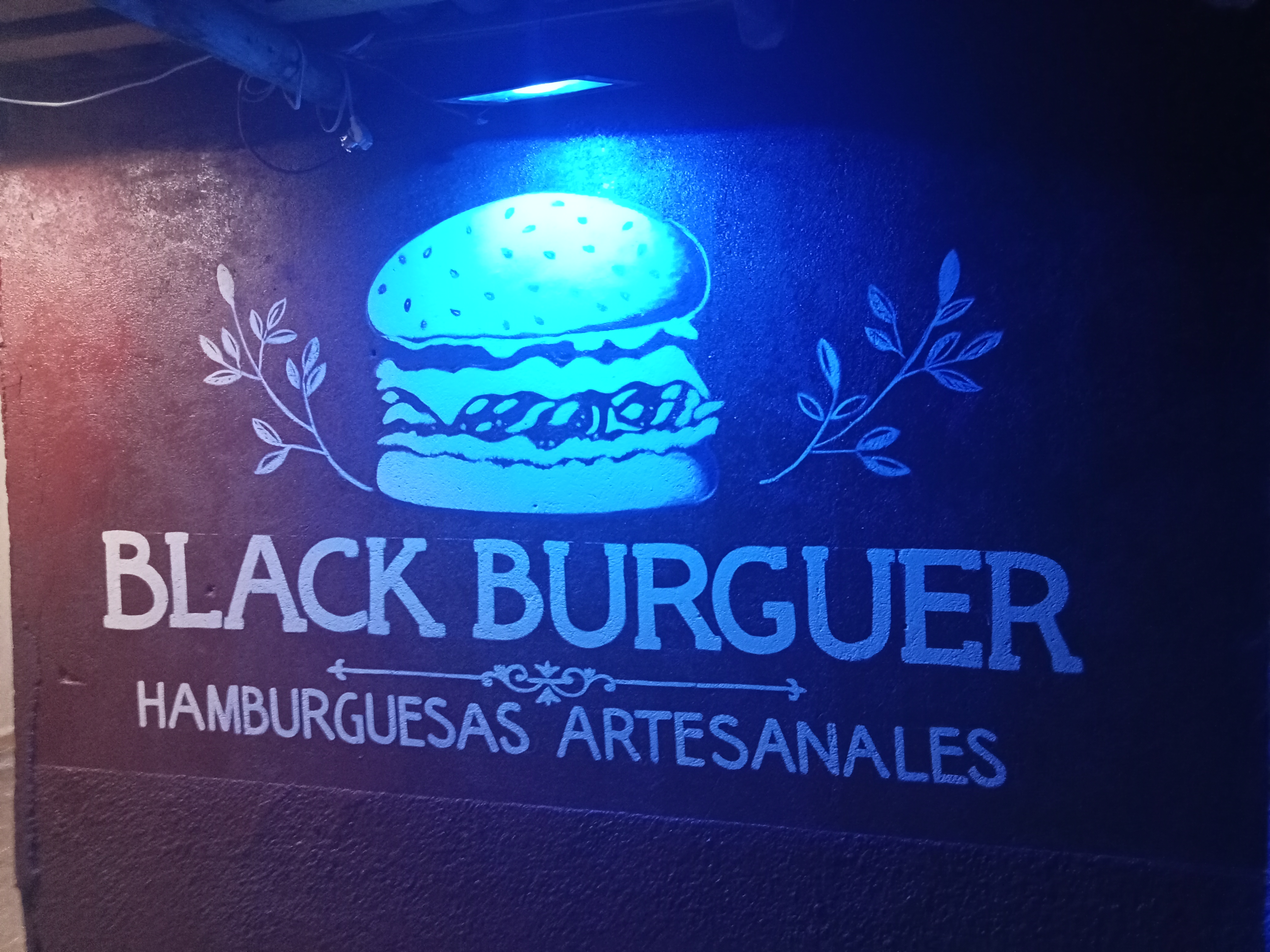 BLACK BURGUER image 2