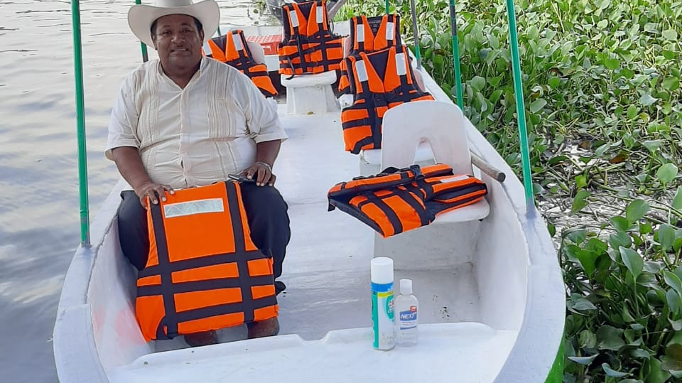 Pantanos de Centla Restaurante El negro chon, paseos en lancha (Tours) y cabañas. image 4