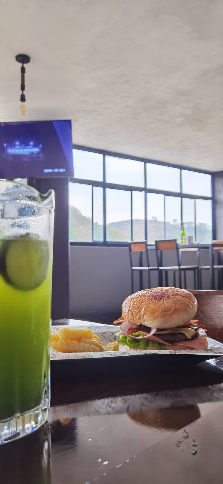 Black y White restaurante-bar image 4