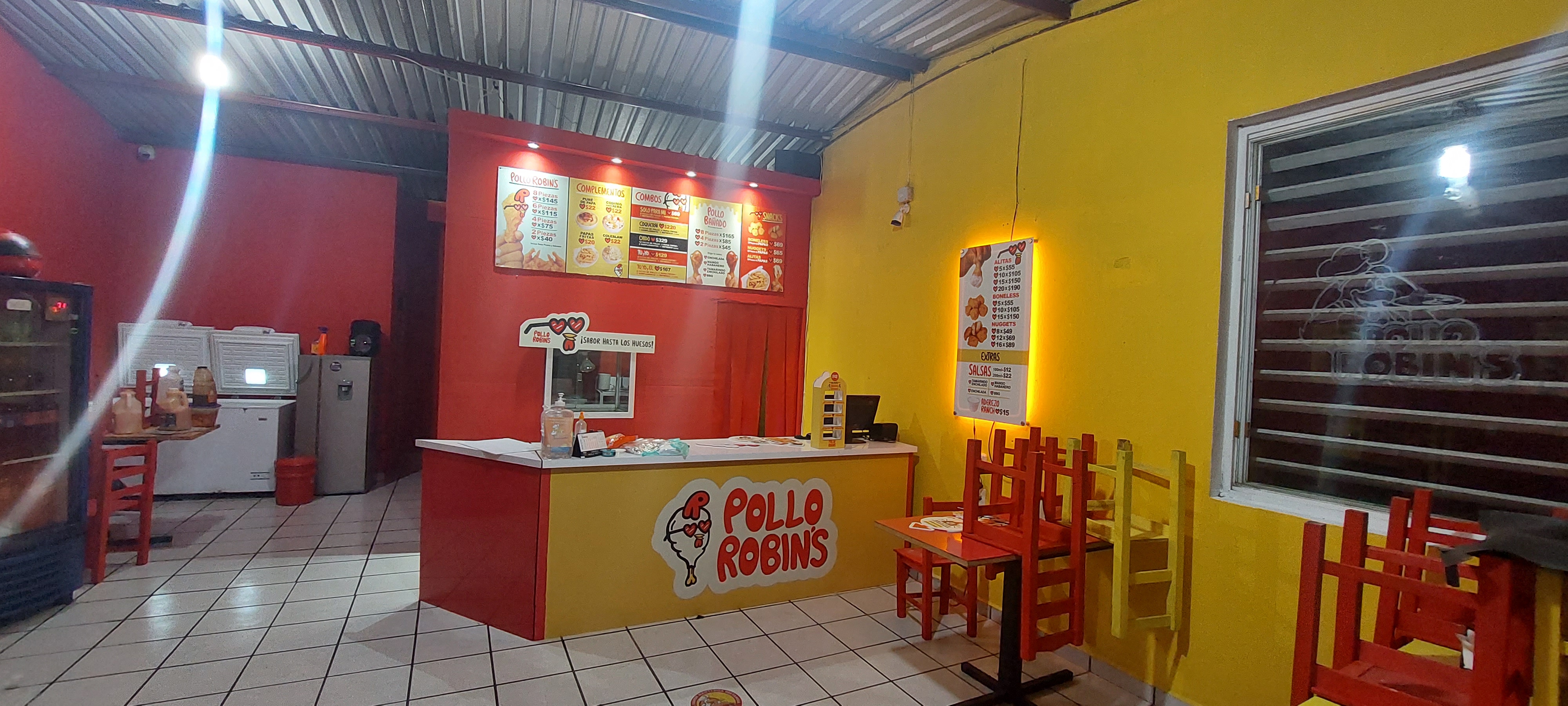 POLLO ROBIN´S image 2