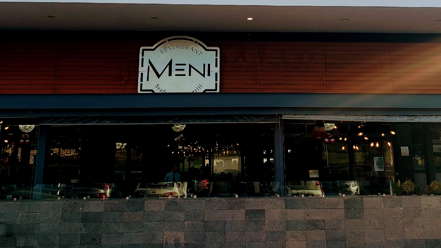 Meni Seafood Bar & Grill image 1