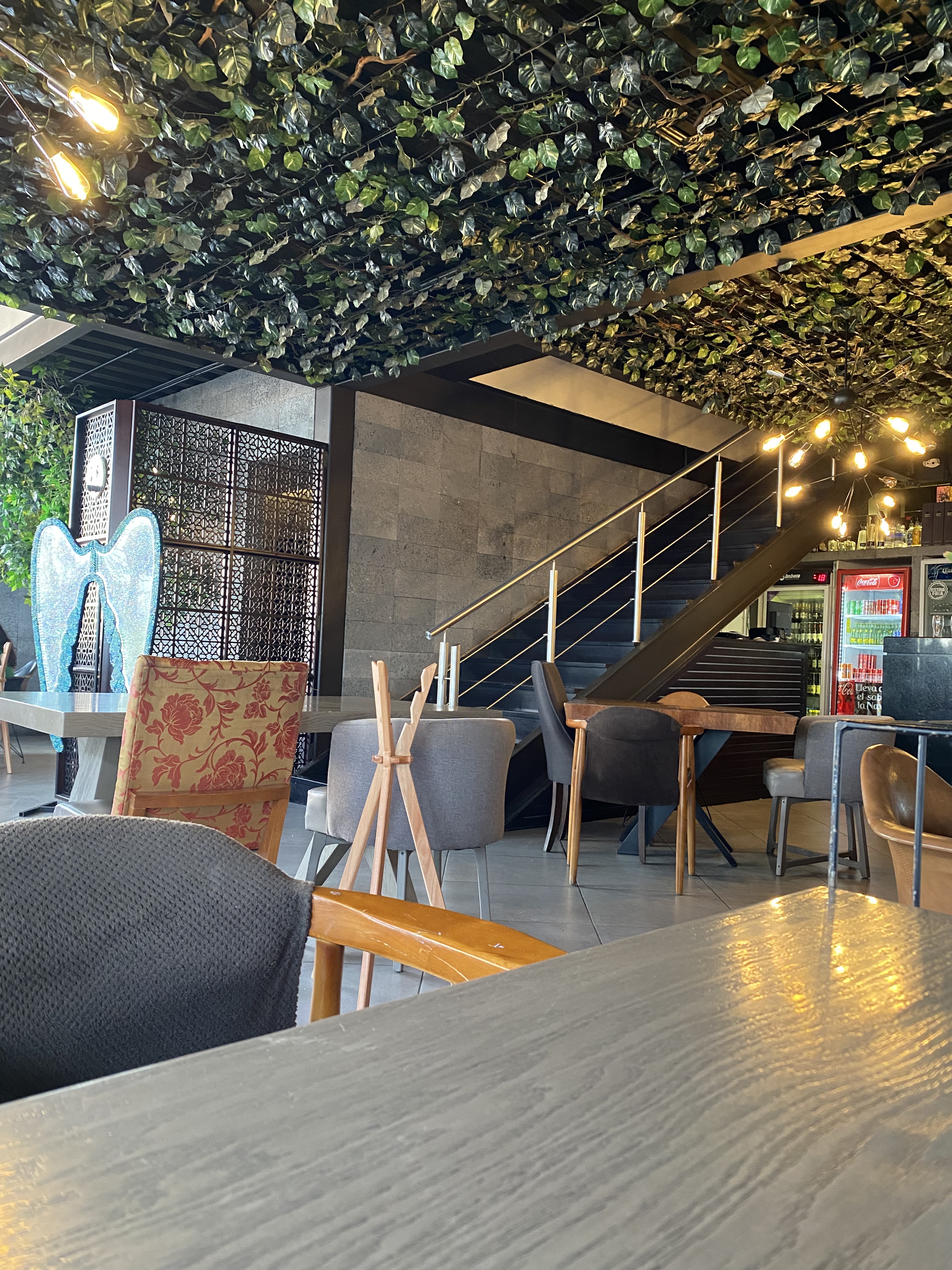 Meni Seafood Bar & Grill image 9