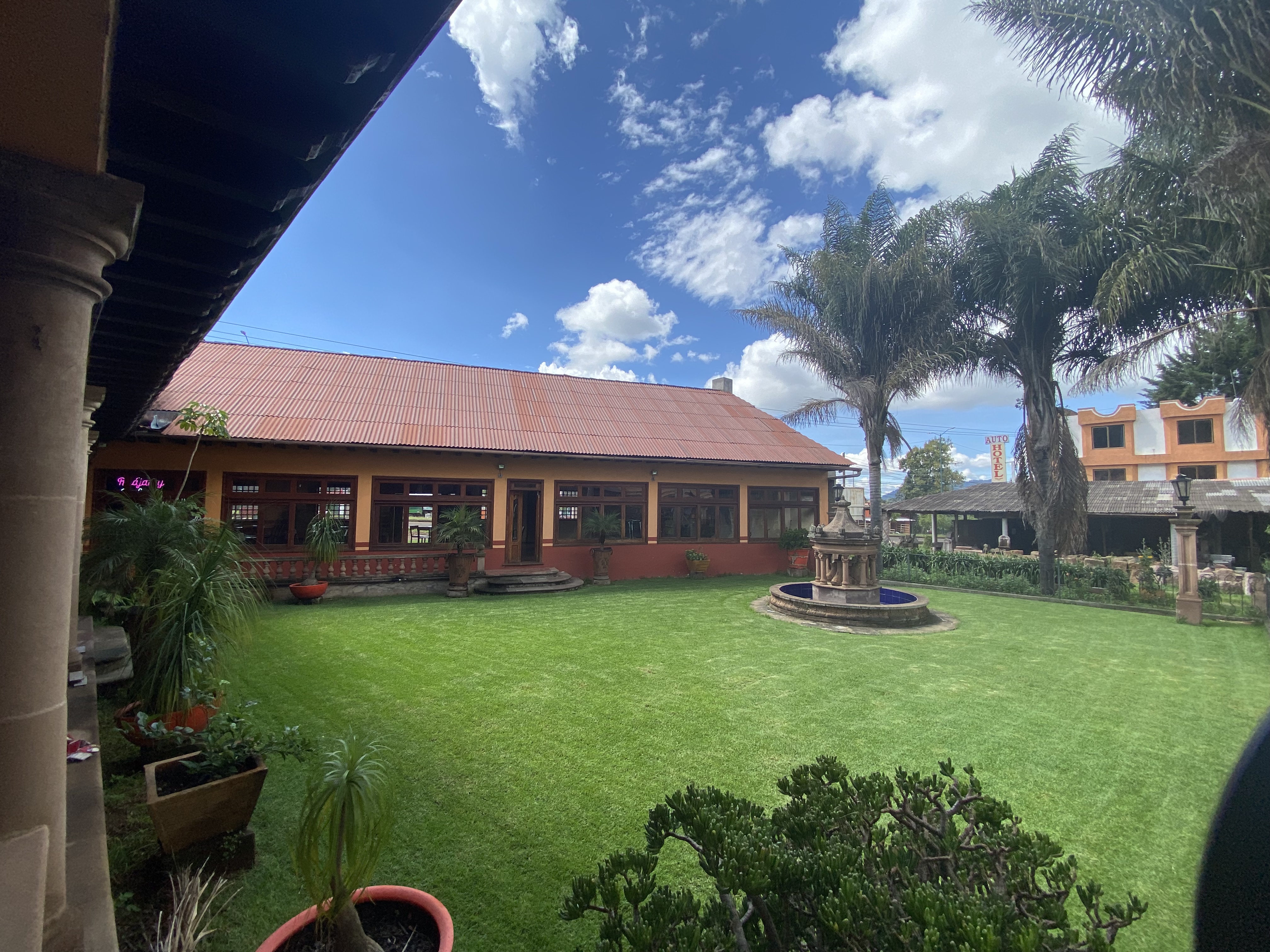 La Pasadita Marisqueria image 4