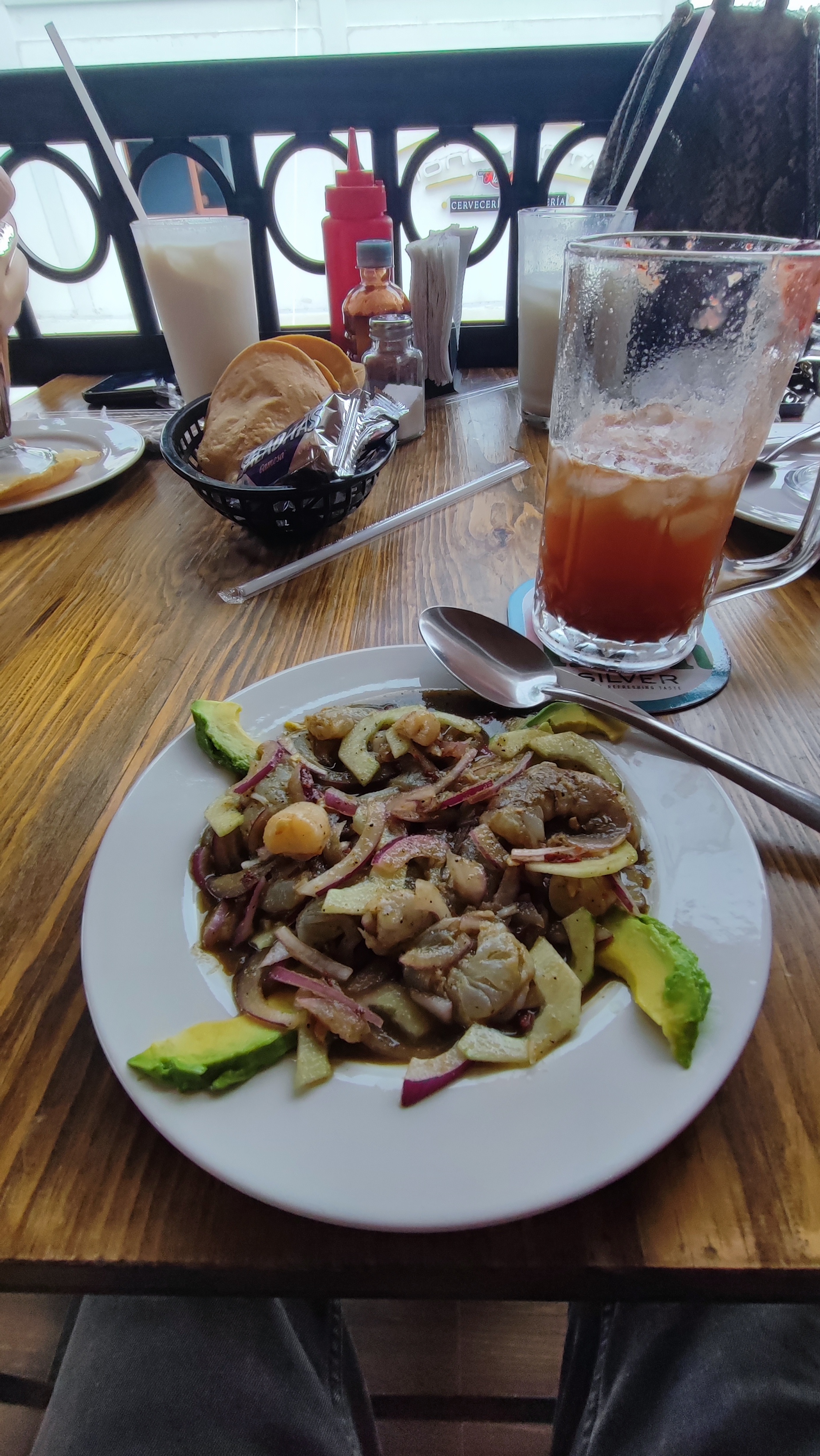 La Pasadita Marisqueria image 7