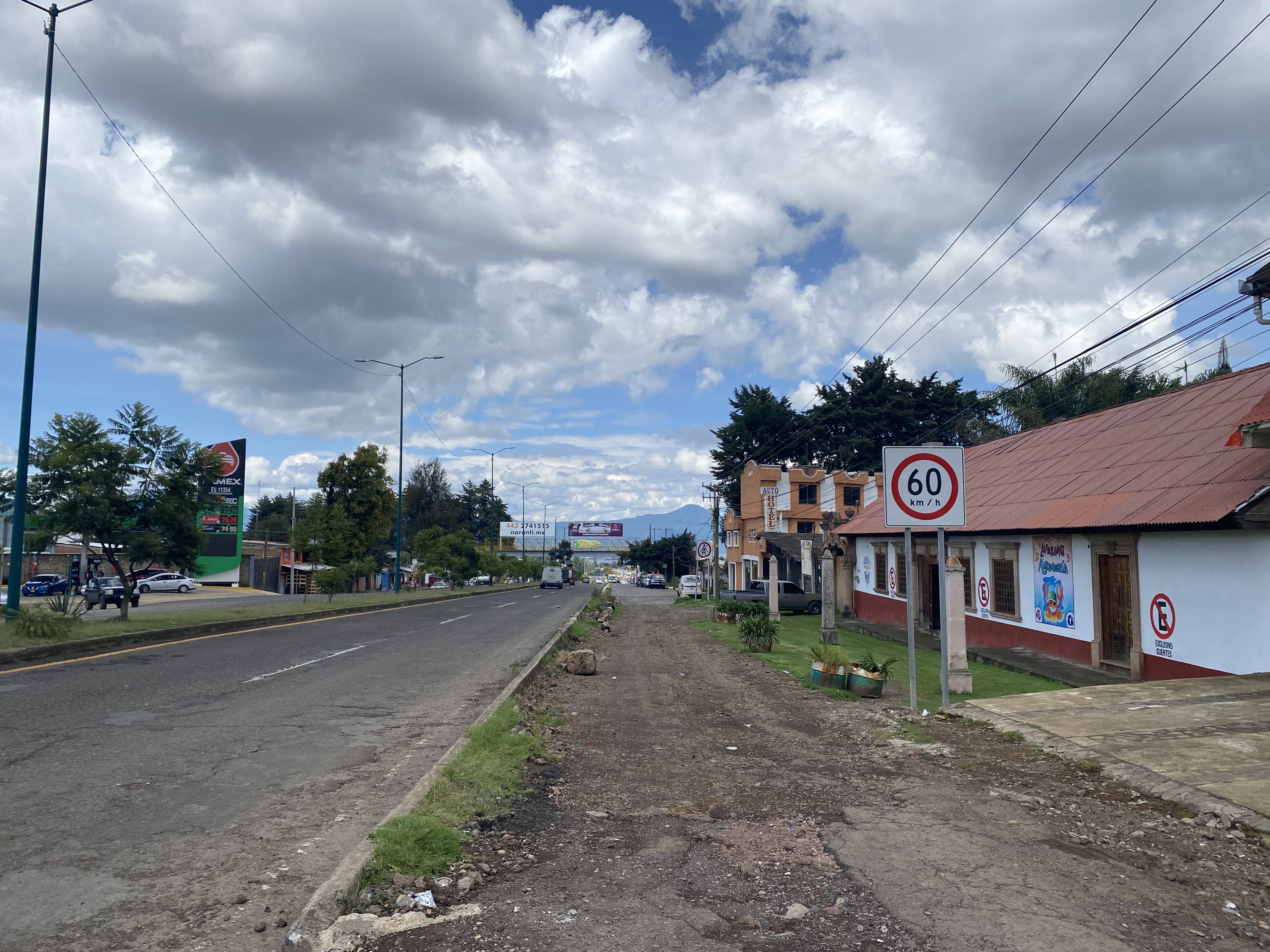 La Pasadita Marisqueria image 9